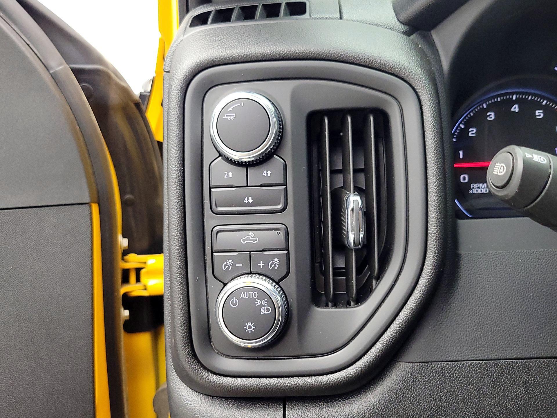 Thumbnail: 2024 GMC Sierra 2500 - 13