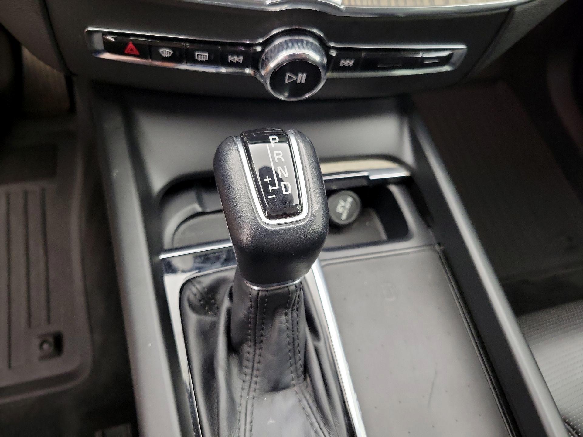 Thumbnail: 2021 Volvo XC60 - 18
