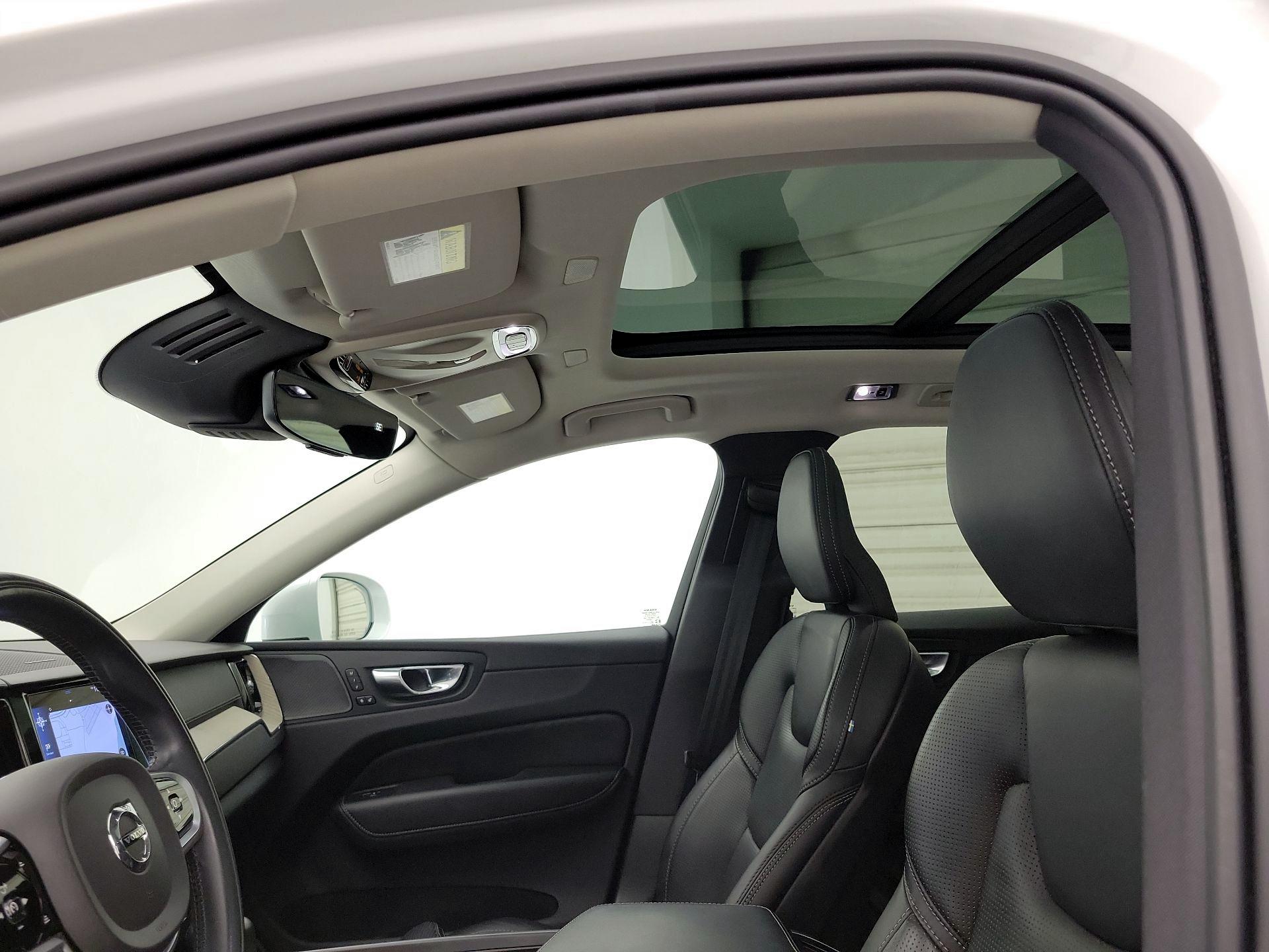 Thumbnail: 2021 Volvo XC60 - 20