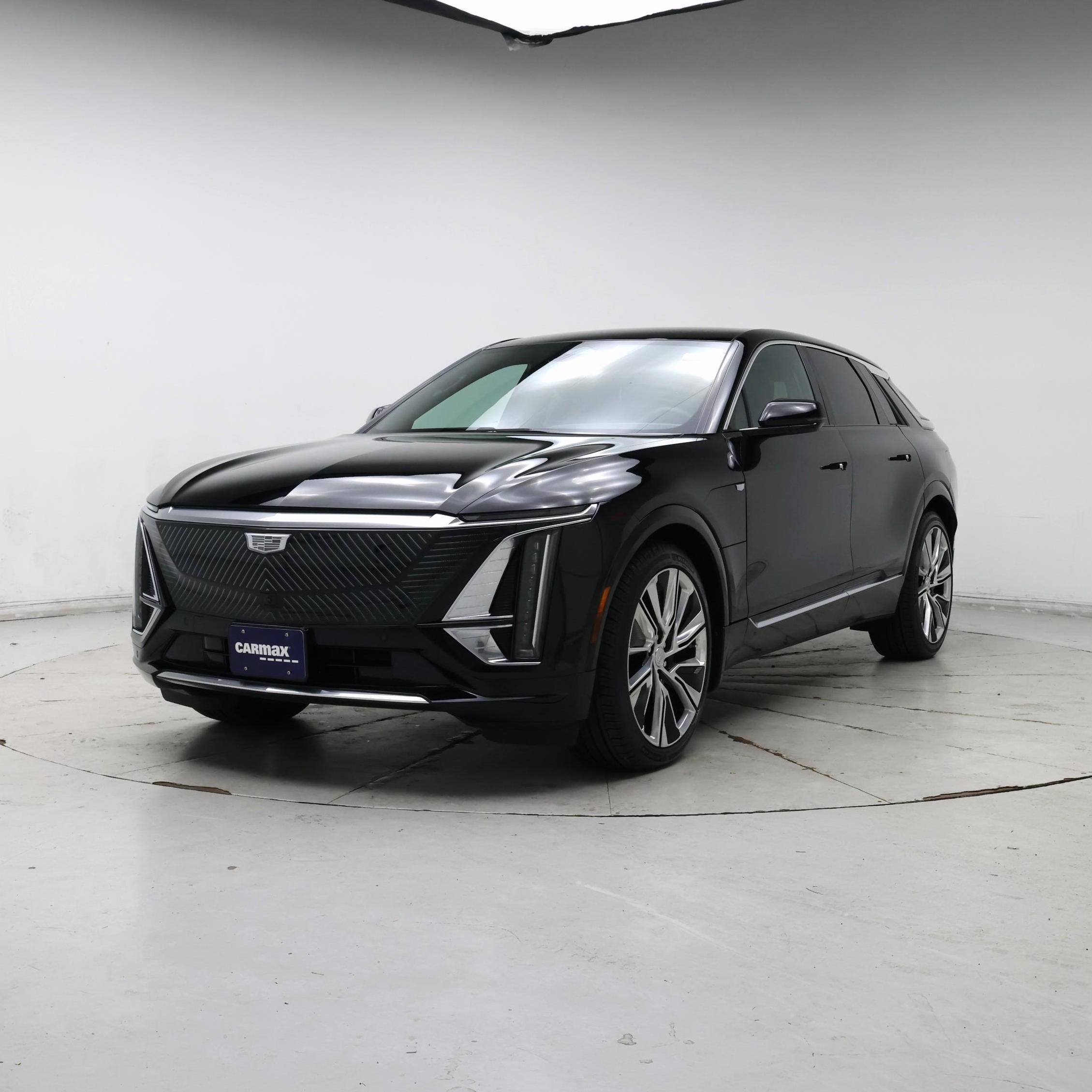Thumbnail: 2024 Cadillac Lyriq - 4