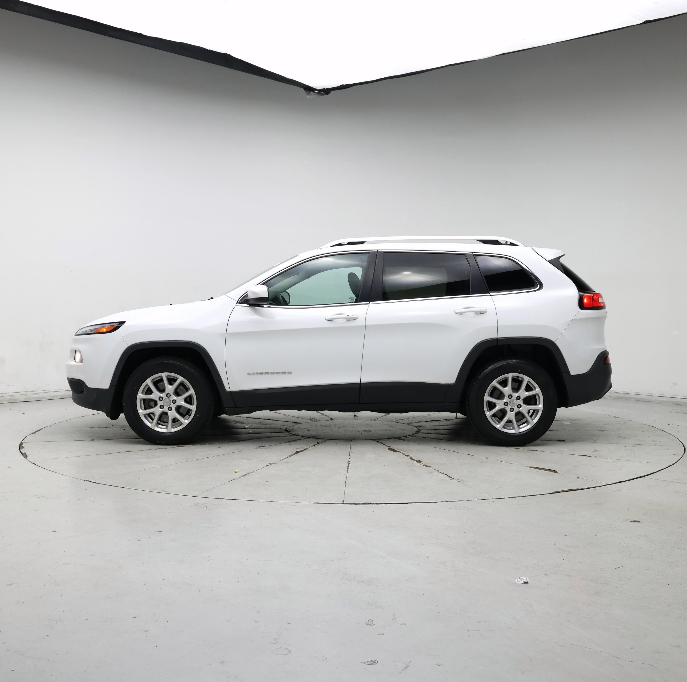 Thumbnail: 2016 Jeep Cherokee - 3