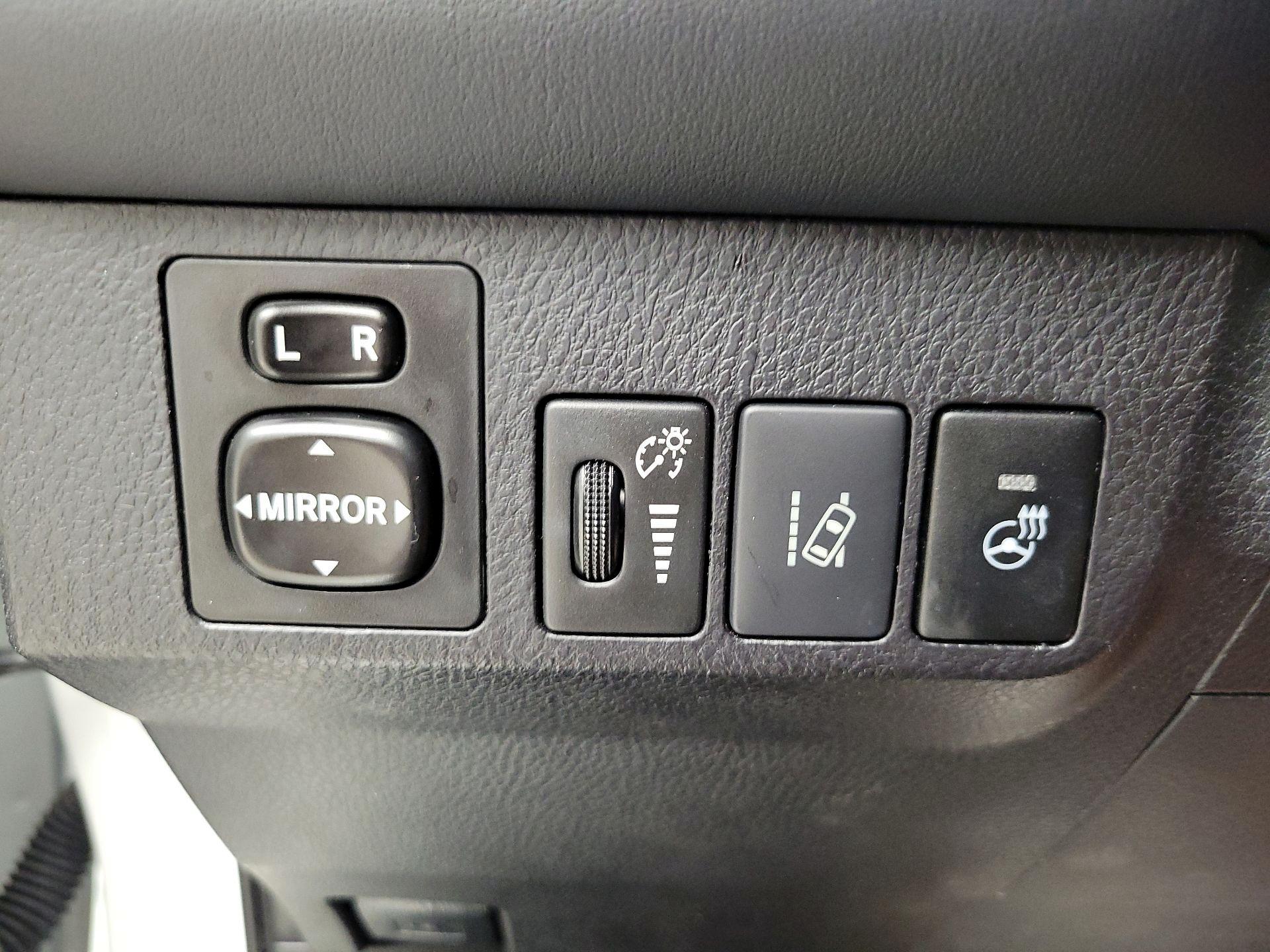 Thumbnail: 2017 Toyota RAV4 - 13