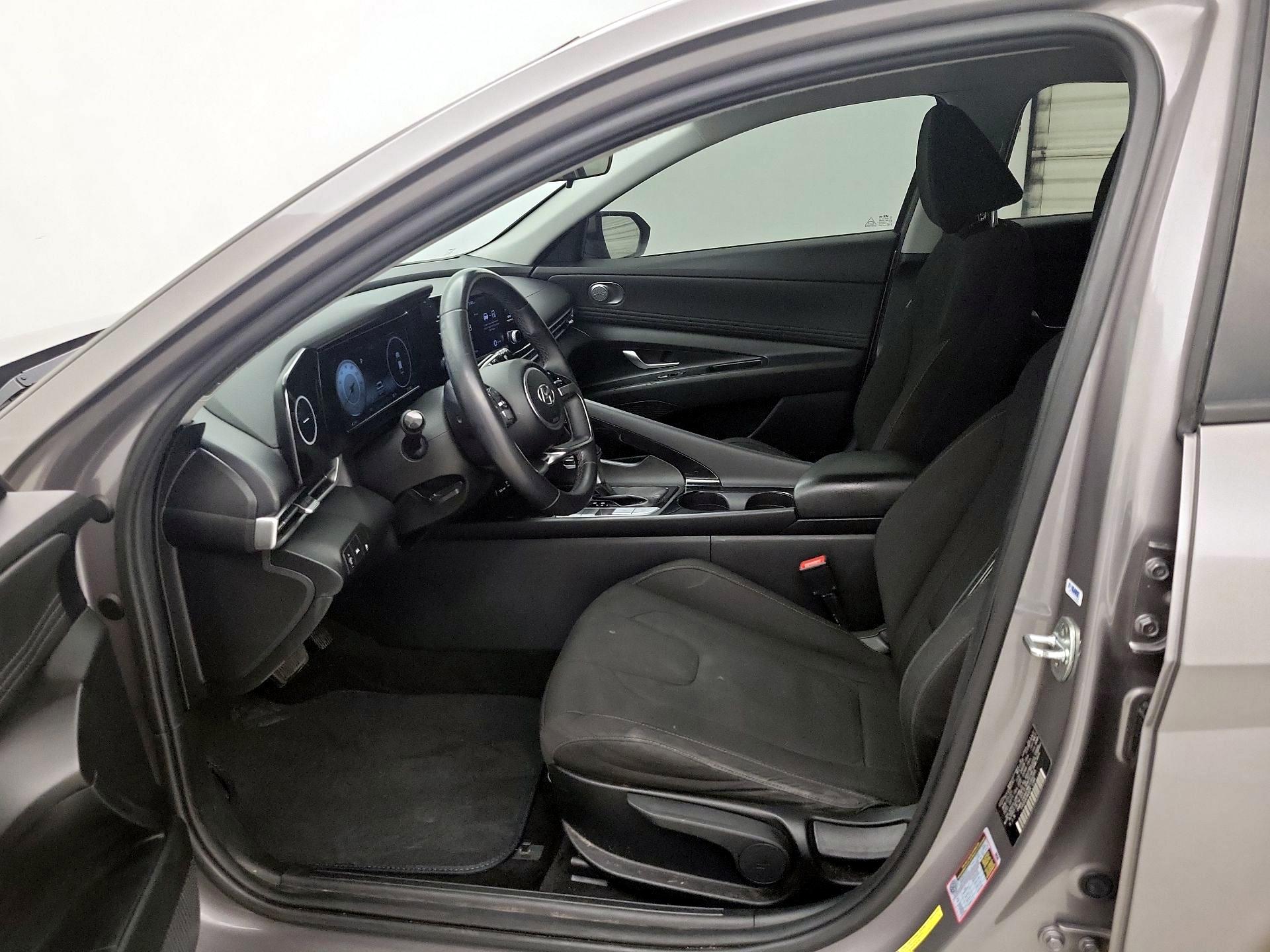 Thumbnail: 2021 Hyundai Elantra - 11