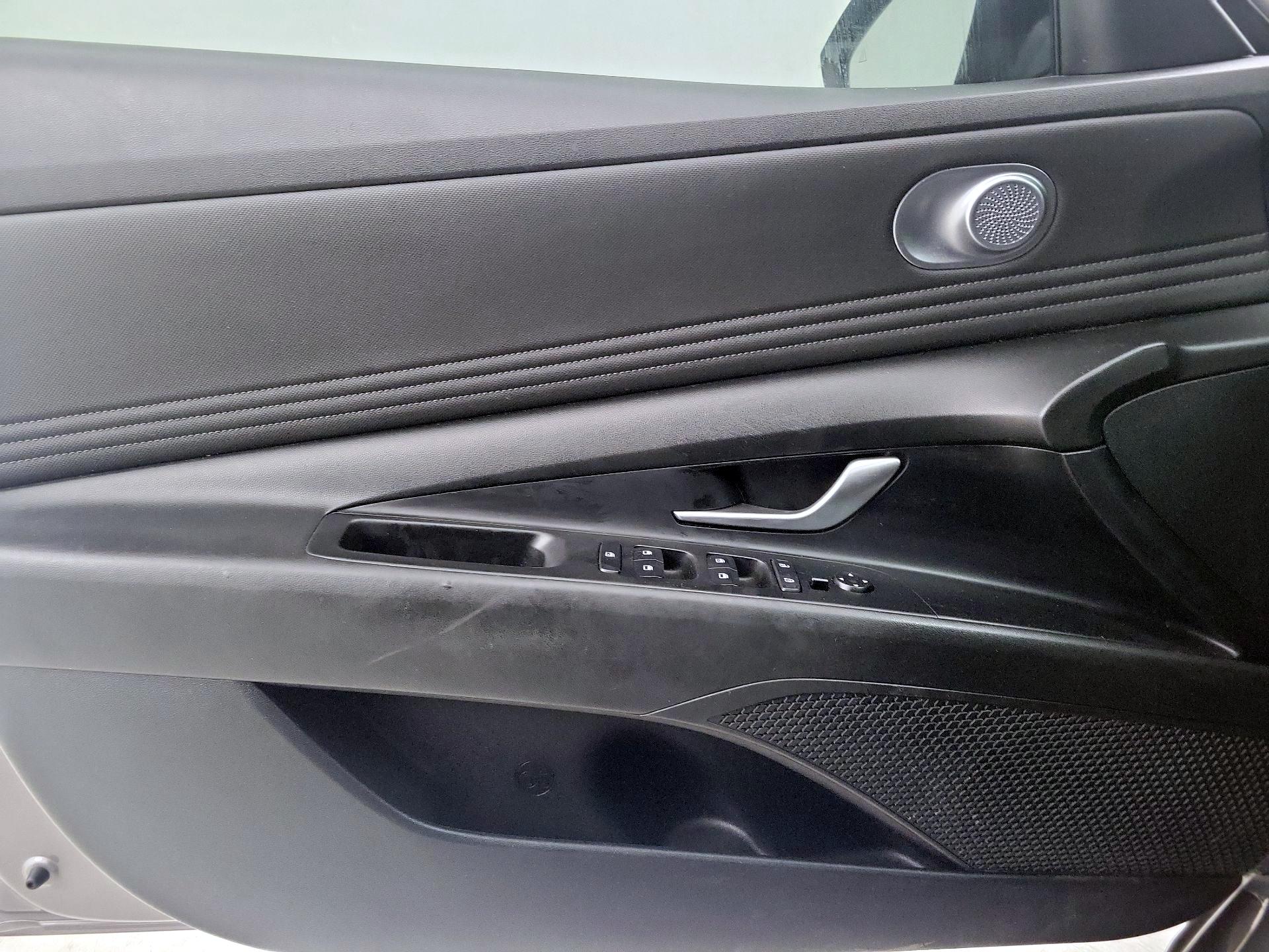 Thumbnail: 2021 Hyundai Elantra - 12