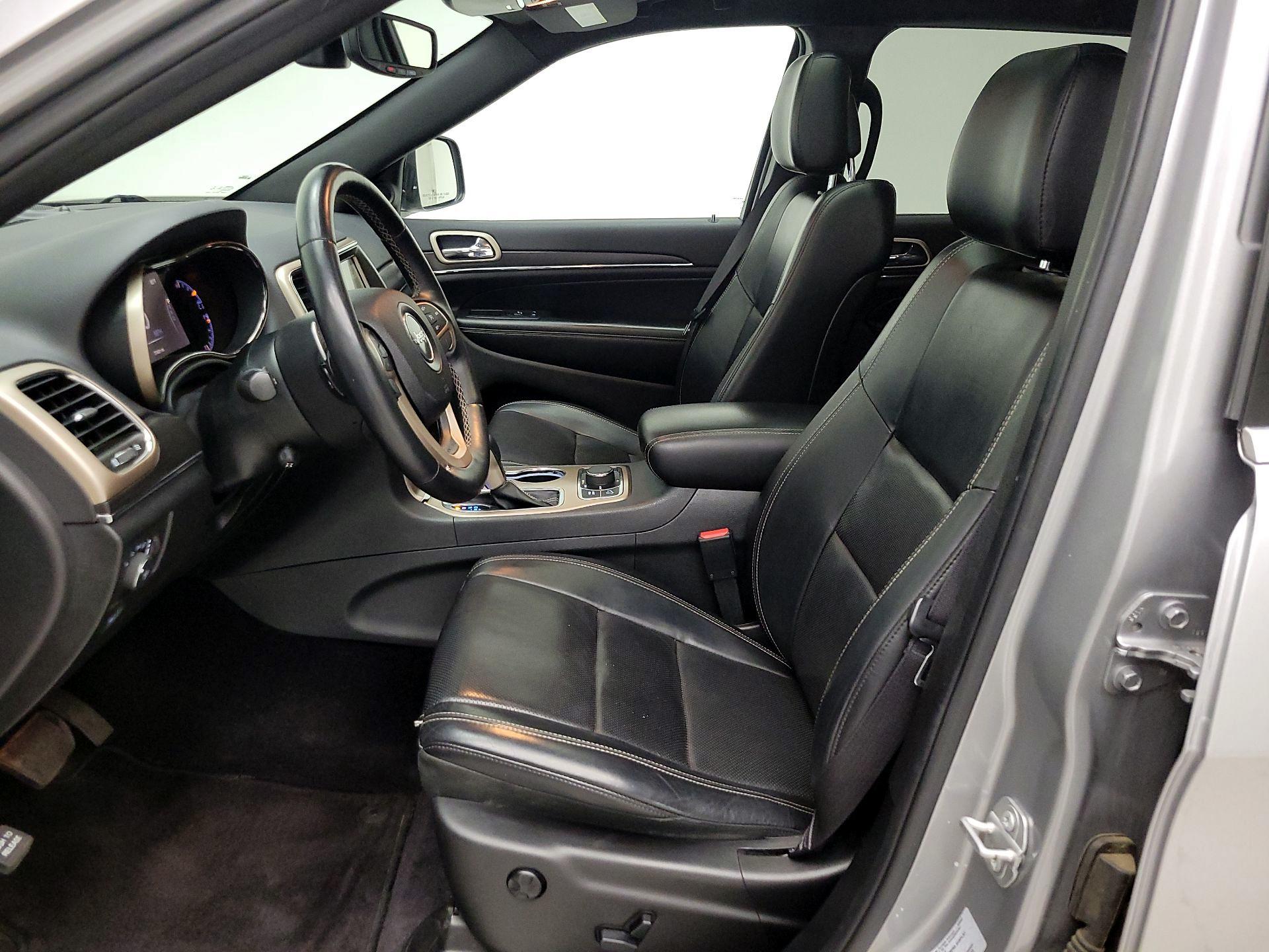 Thumbnail: 2017 Jeep Grand Cherokee - 11