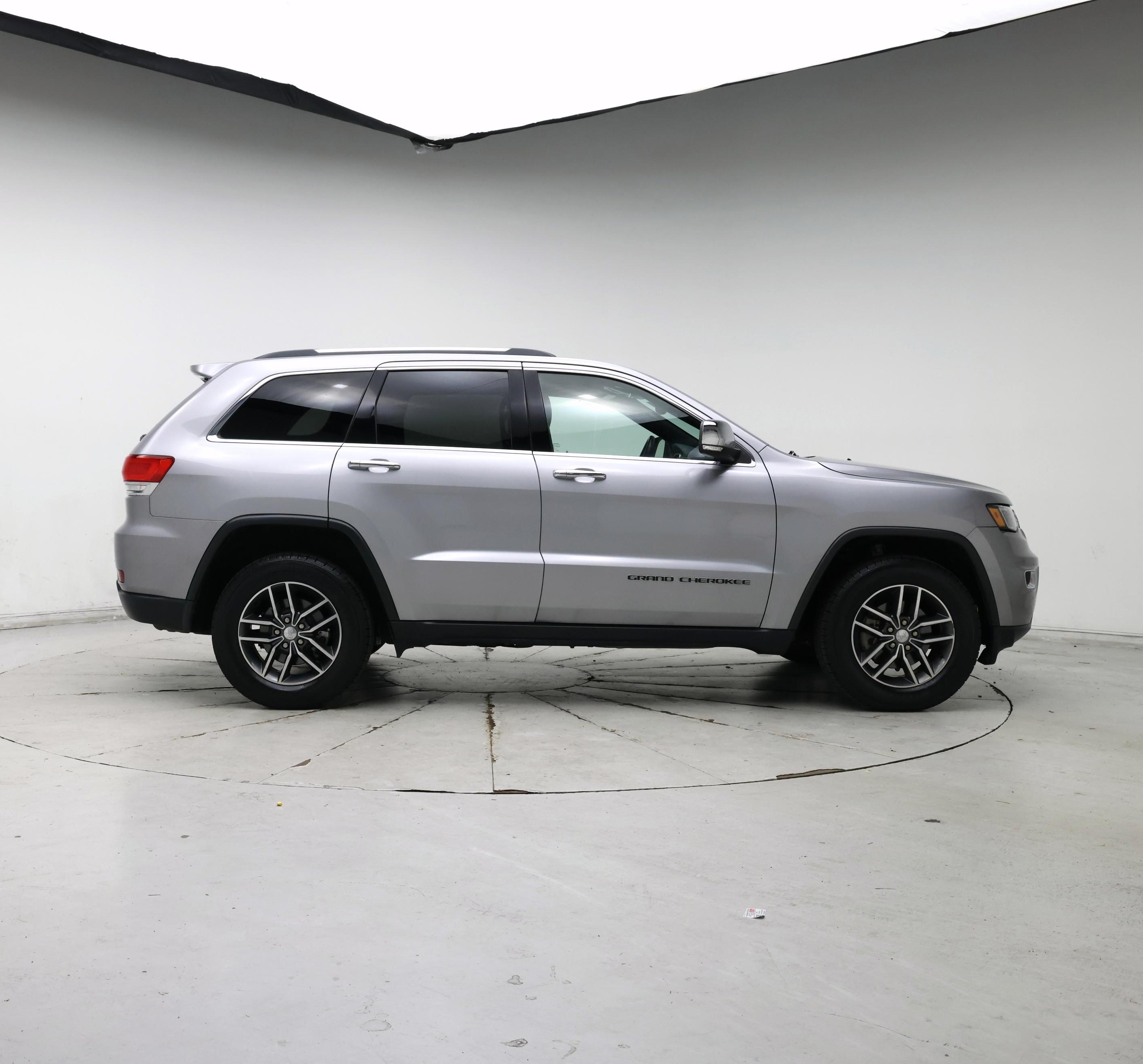 Thumbnail: 2017 Jeep Grand Cherokee - 7