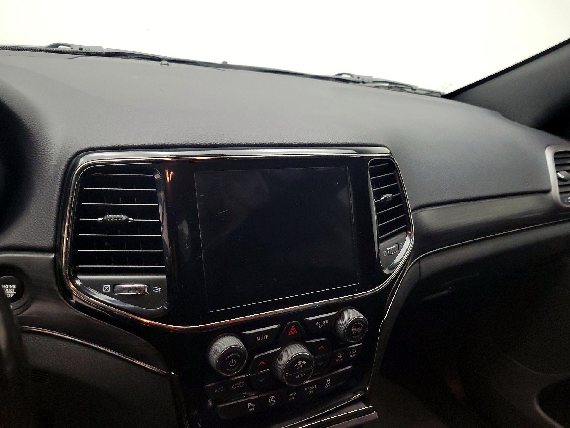 Thumbnail: 2020 Jeep Grand Cherokee - 16