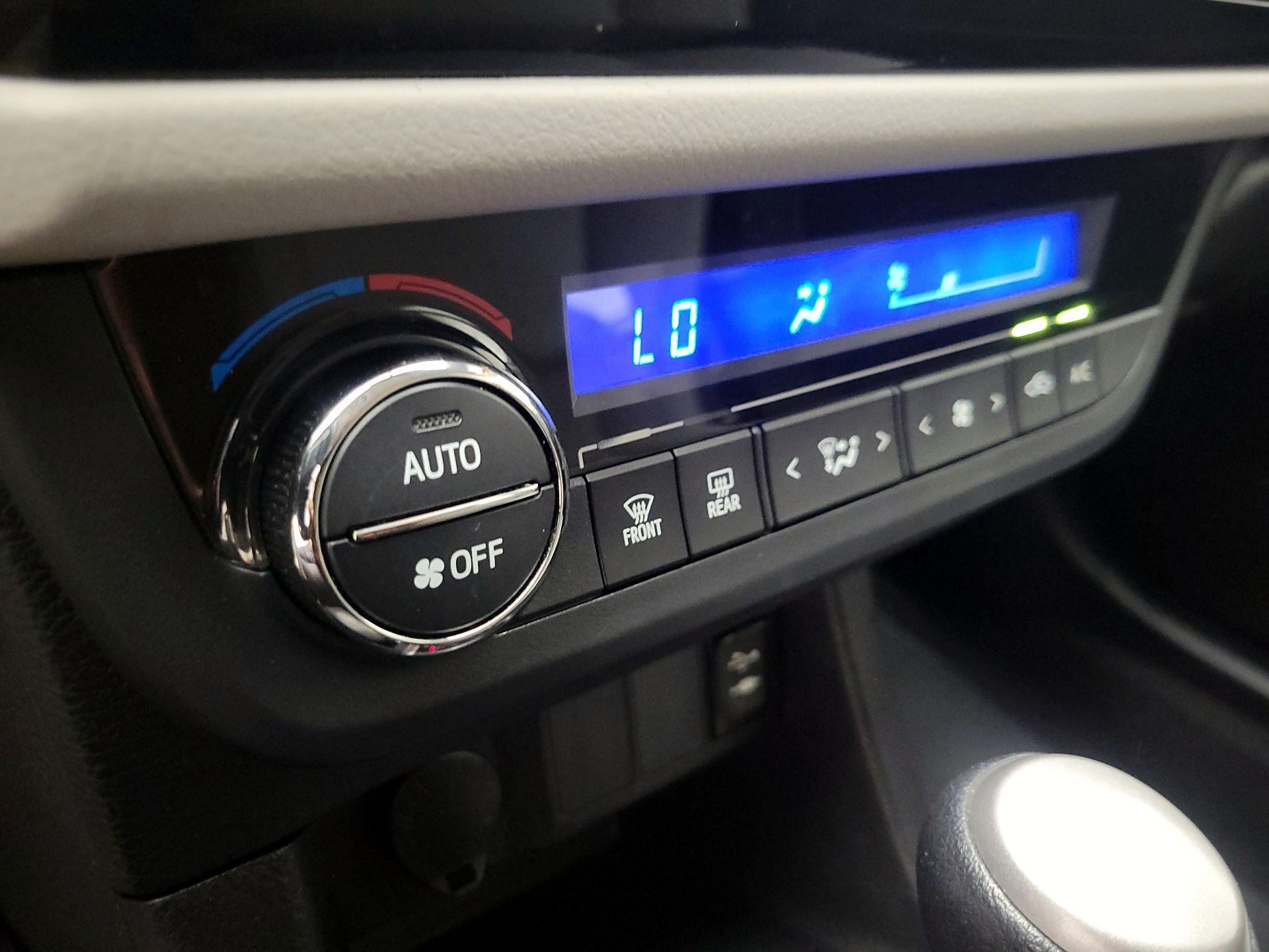 Thumbnail: 2016 Toyota Corolla - 16
