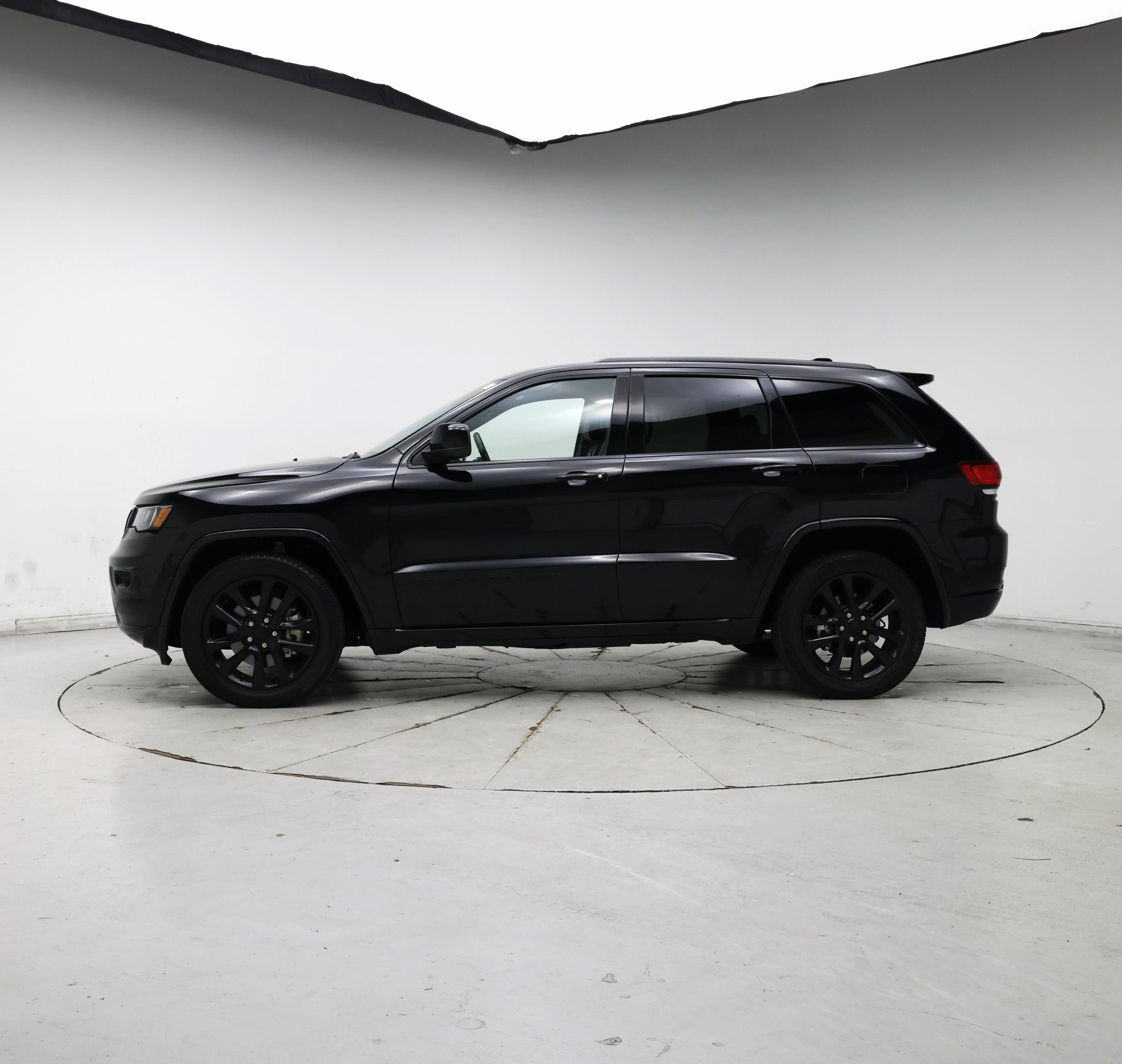 Thumbnail: 2022 Jeep Grand Cherokee - 3