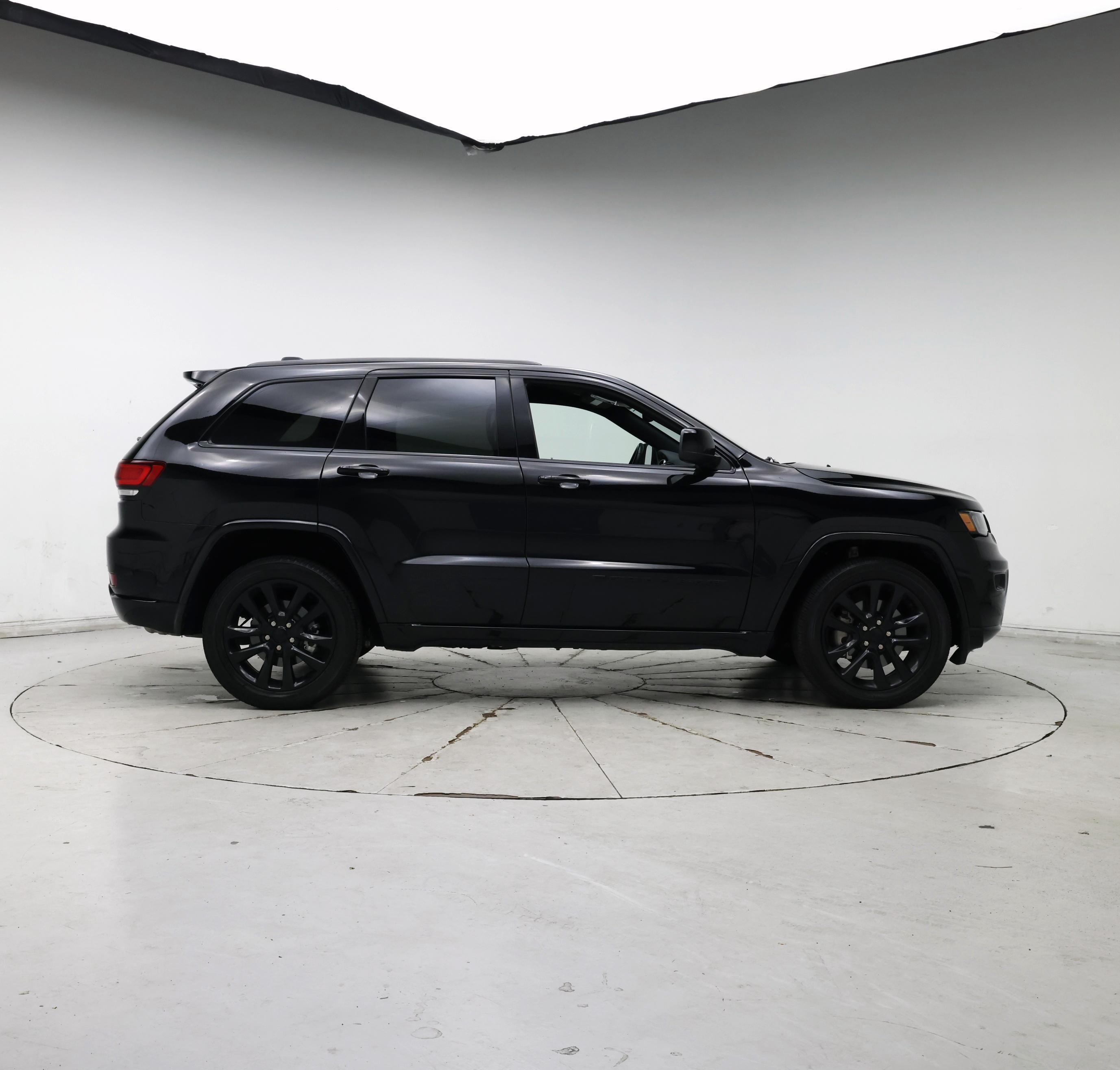 Thumbnail: 2022 Jeep Grand Cherokee - 7