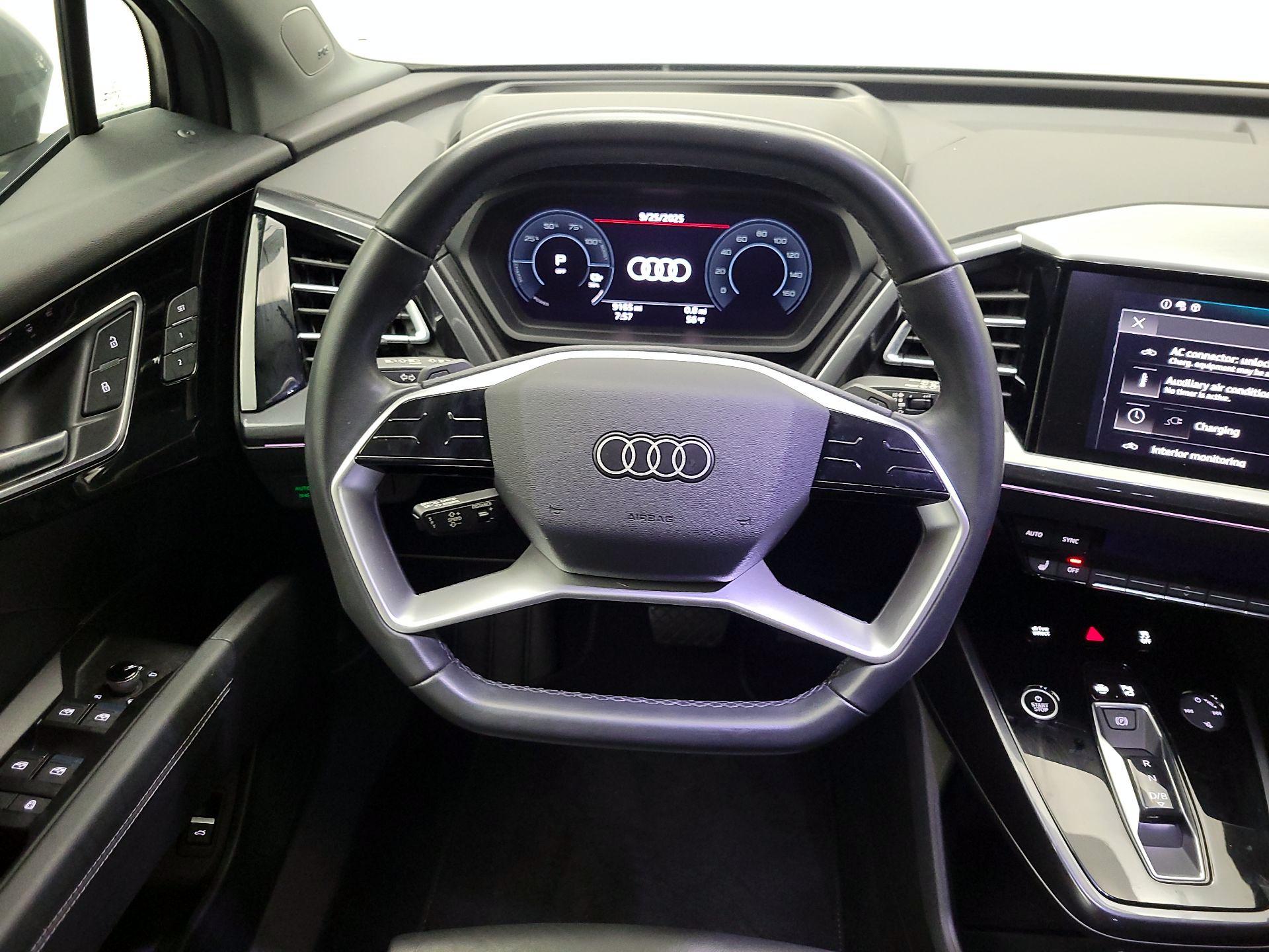 Thumbnail: 2022 Audi Q4 e-tron - 10