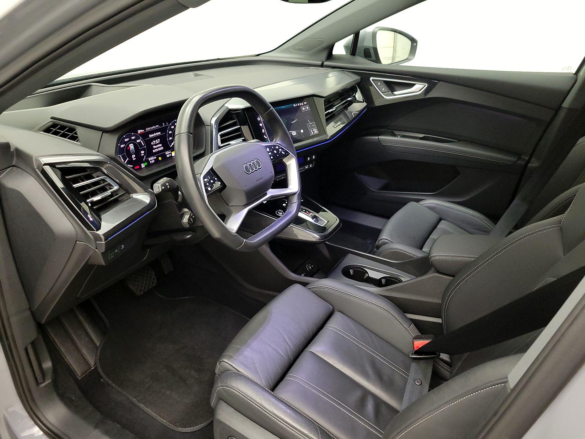 Thumbnail: 2022 Audi Q4 e-tron - 11