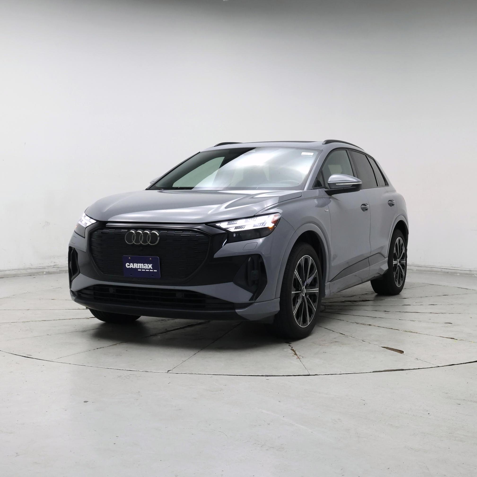 Thumbnail: 2022 Audi Q4 e-tron - 4