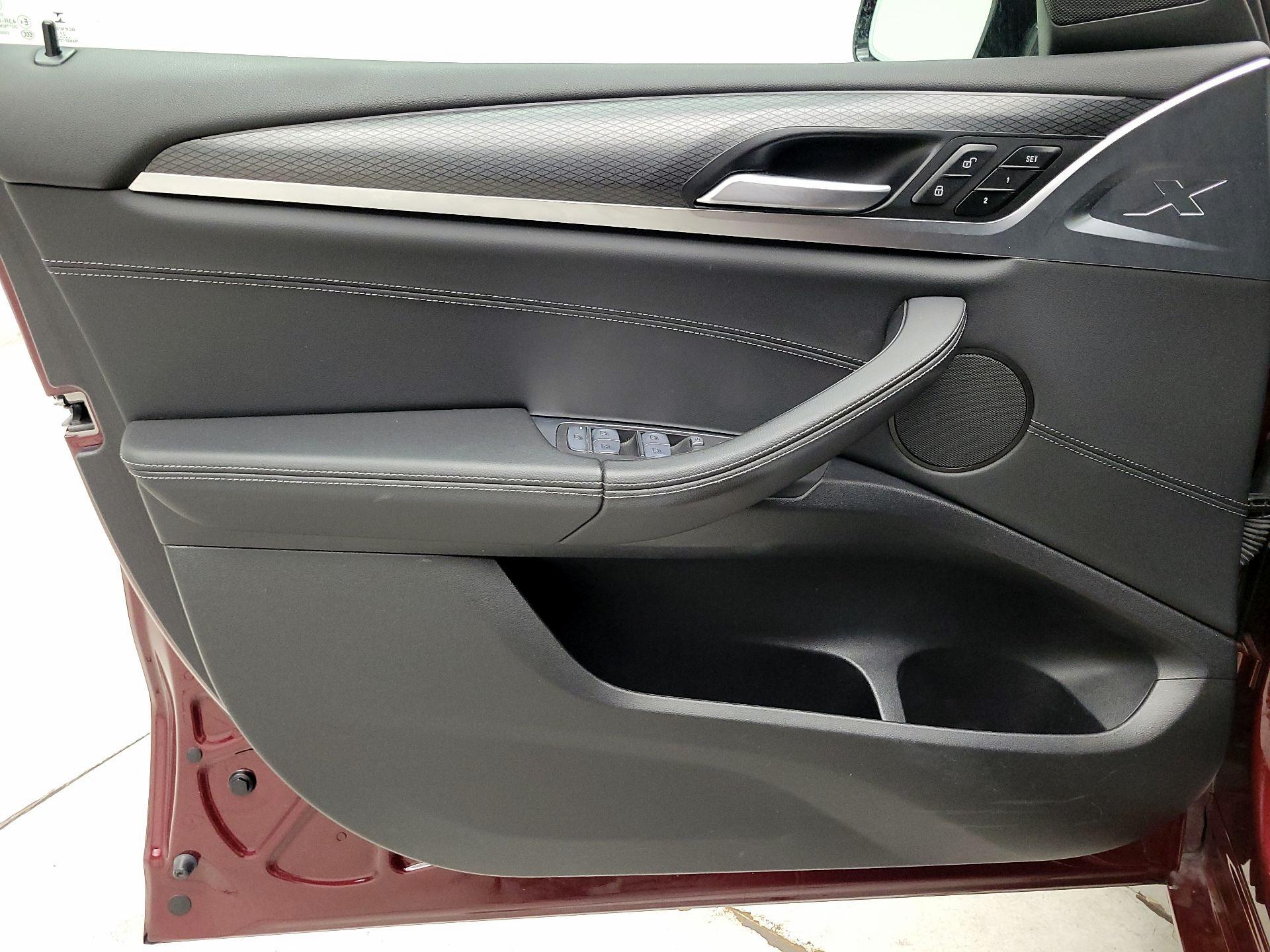 Thumbnail: 2022 BMW X4 - 12