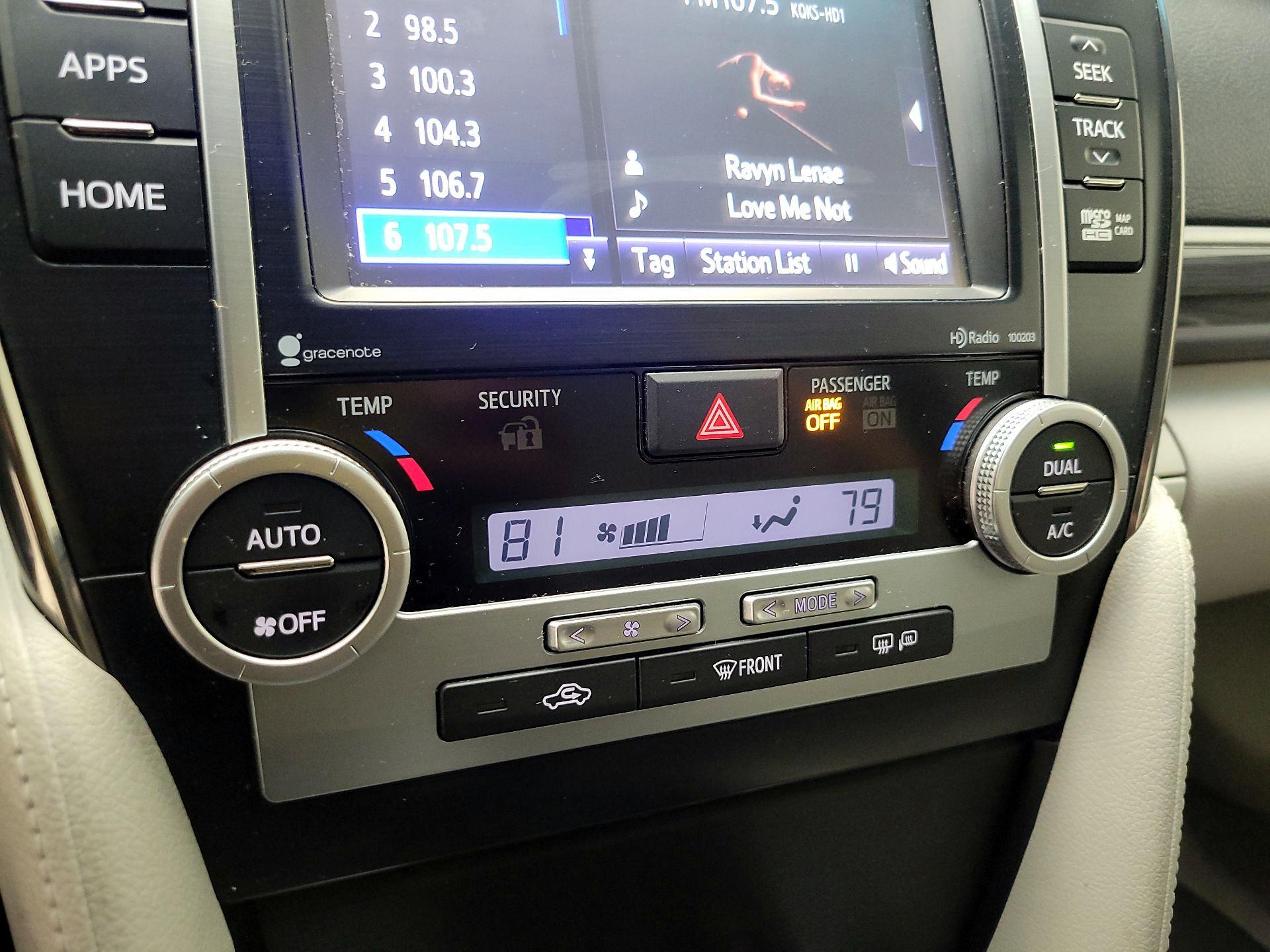 Thumbnail: 2014 Toyota Camry - 16