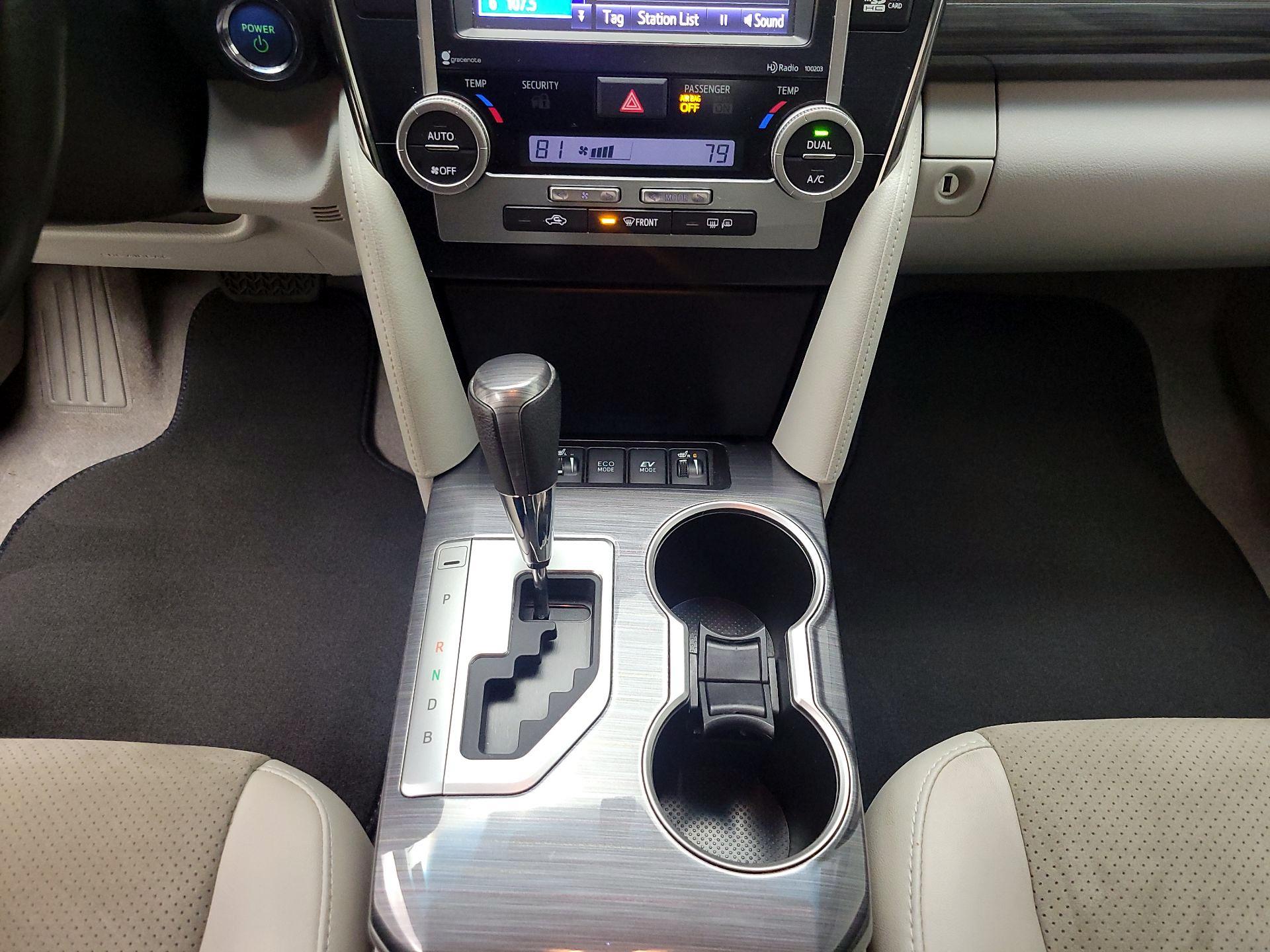 Thumbnail: 2014 Toyota Camry - 17