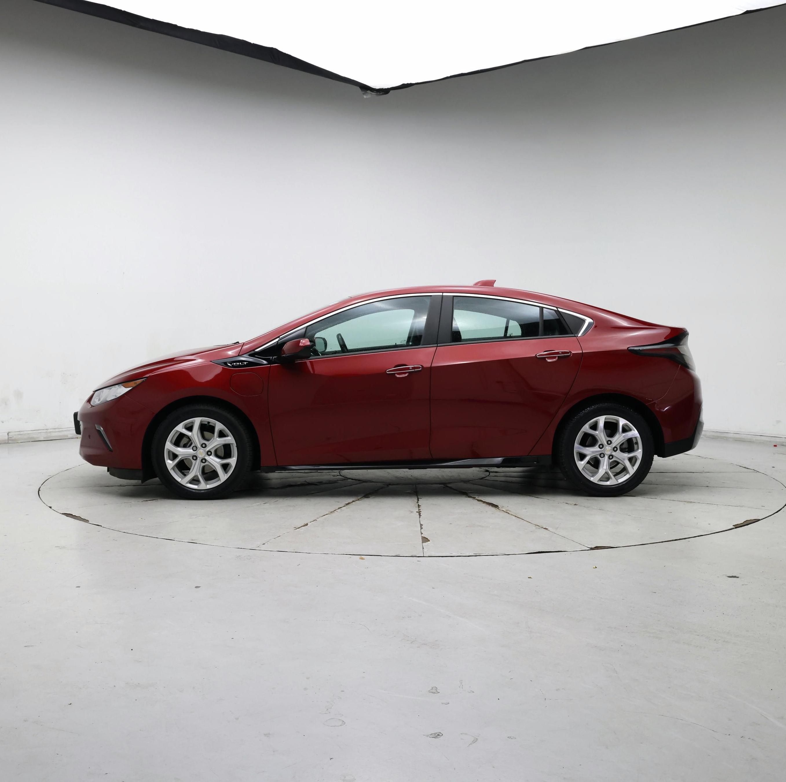Thumbnail: 2019 Chevrolet Volt - 3