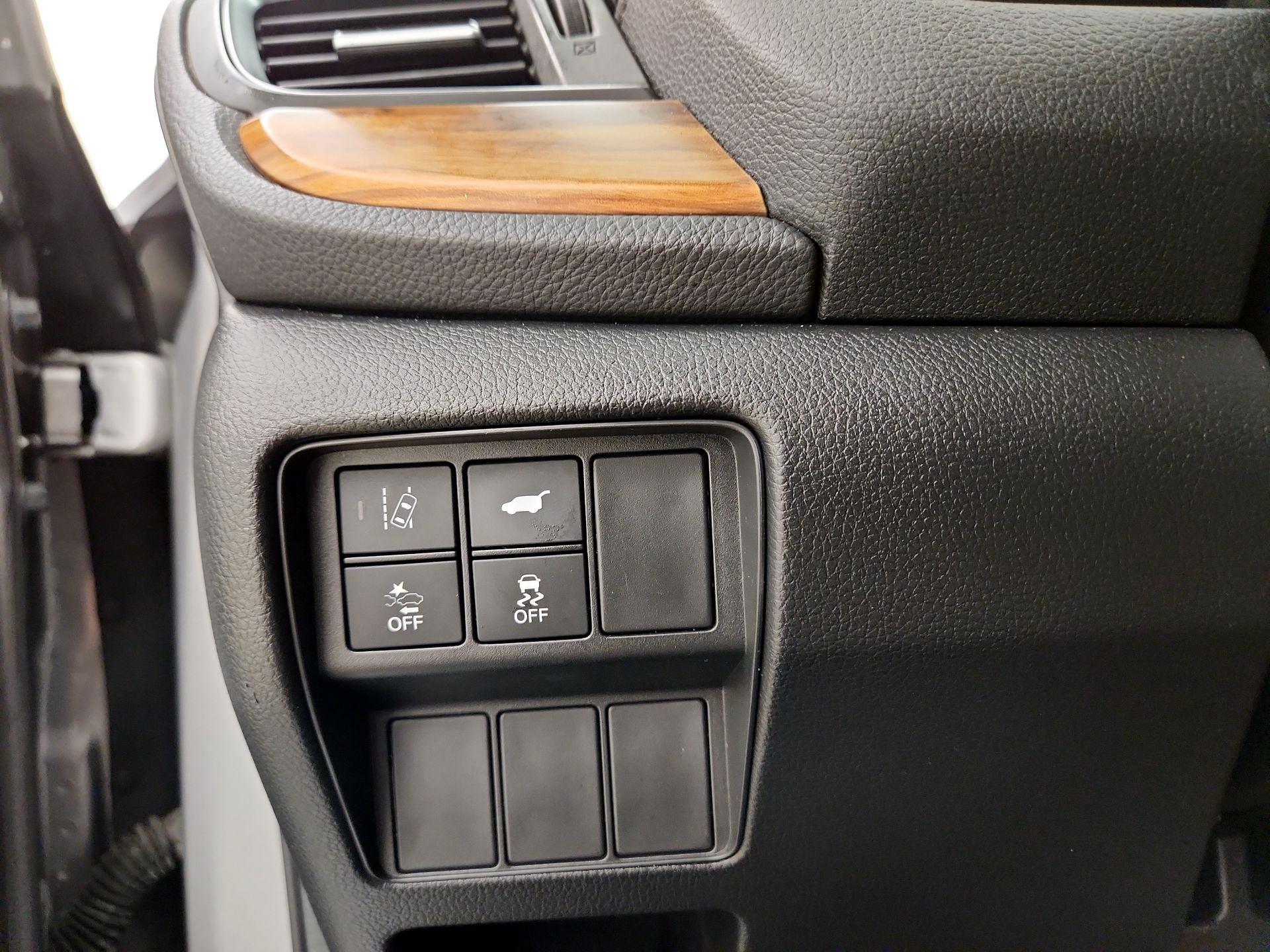 Thumbnail: 2017 Honda CR-V - 13