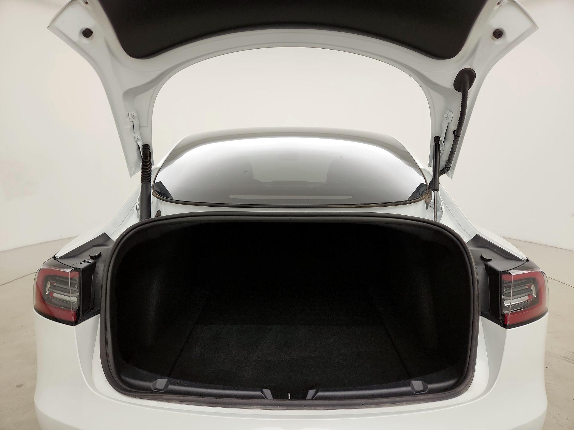 Thumbnail: 2023 Tesla Model 3 - 19