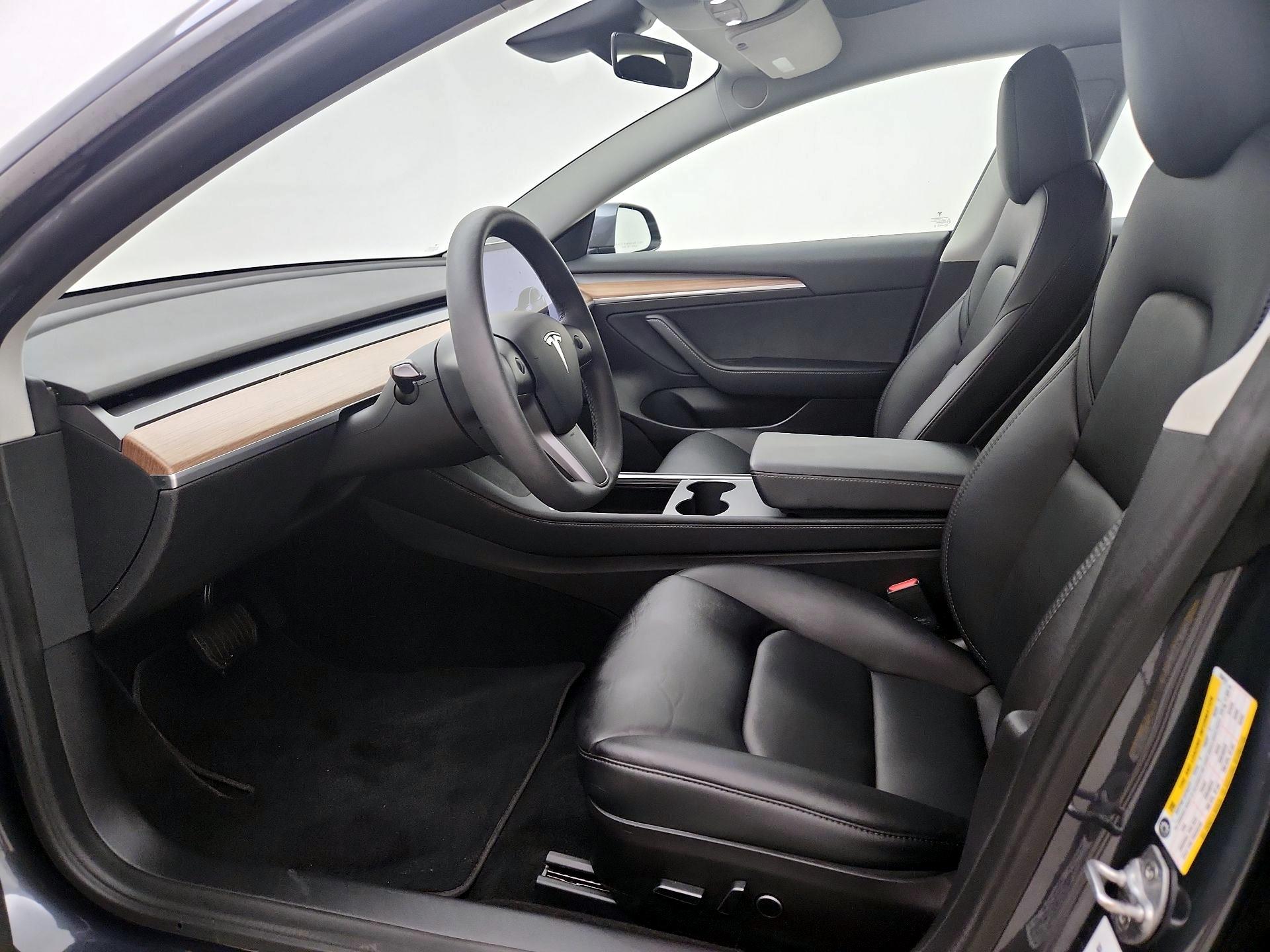 Thumbnail: 2022 Tesla Model 3 - 11