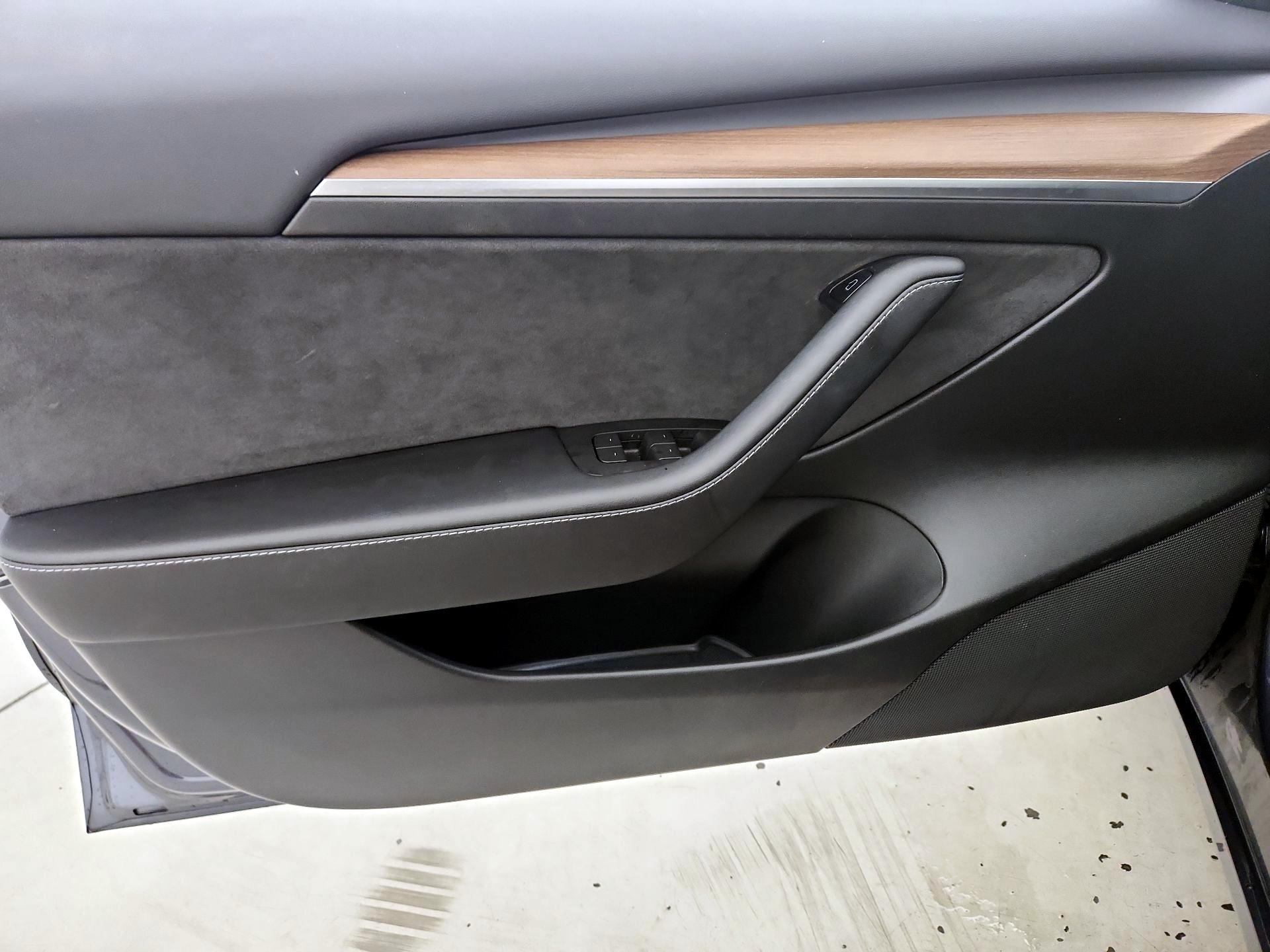 Thumbnail: 2022 Tesla Model 3 - 12