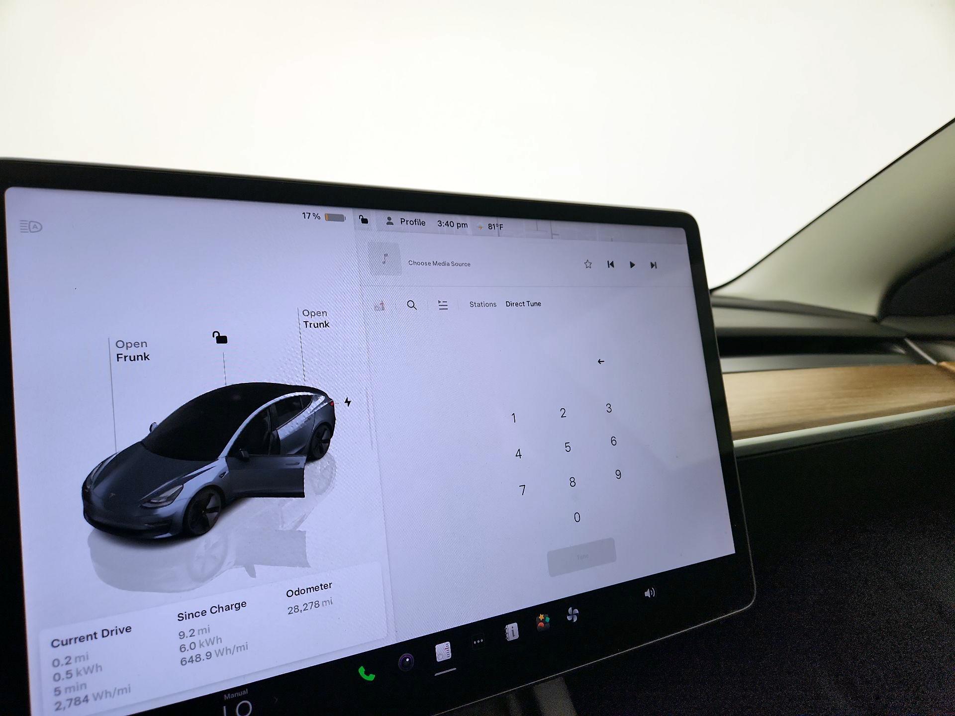 Thumbnail: 2022 Tesla Model 3 - 15