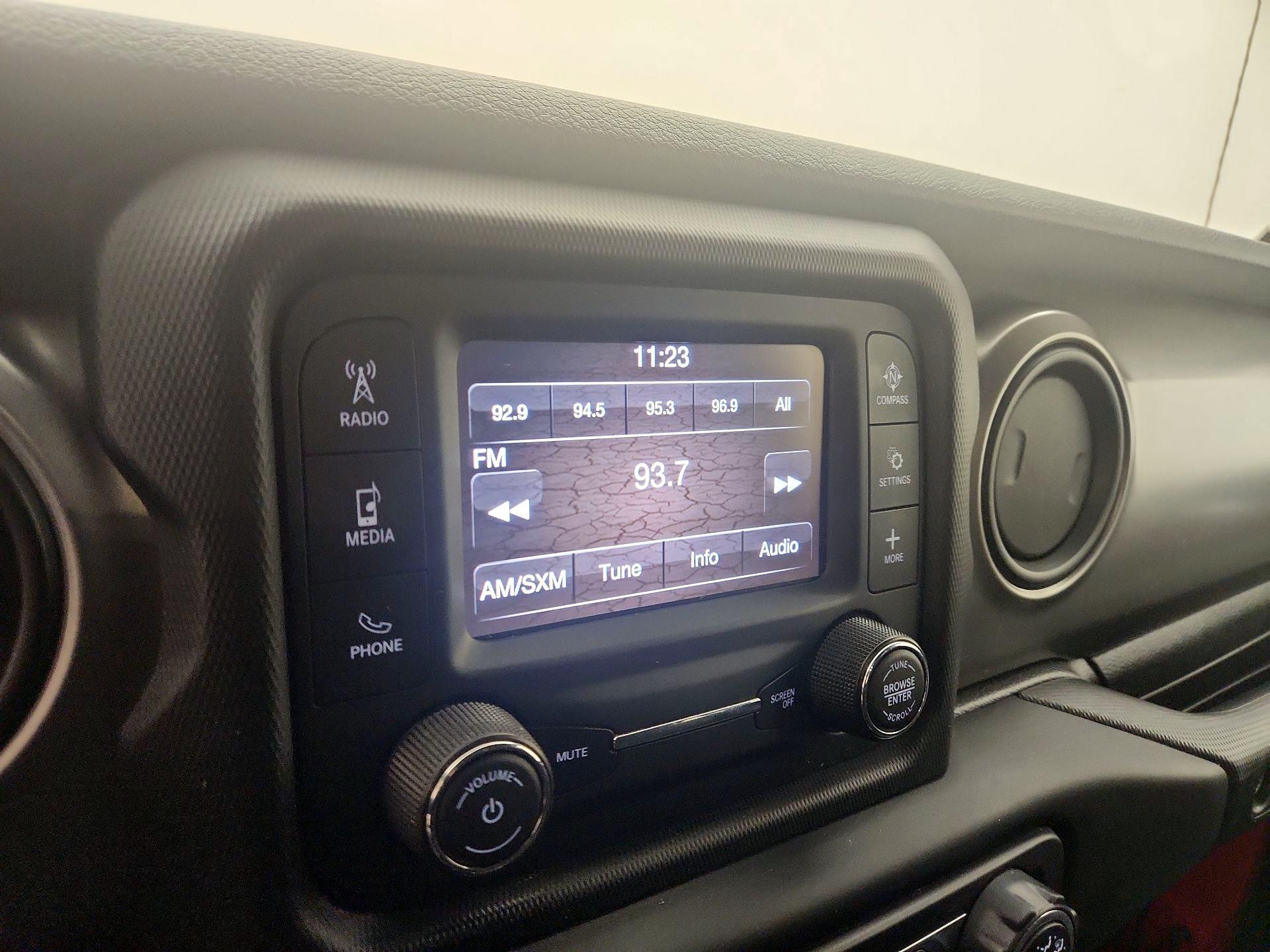 Thumbnail: 2020 Jeep Gladiator - 15
