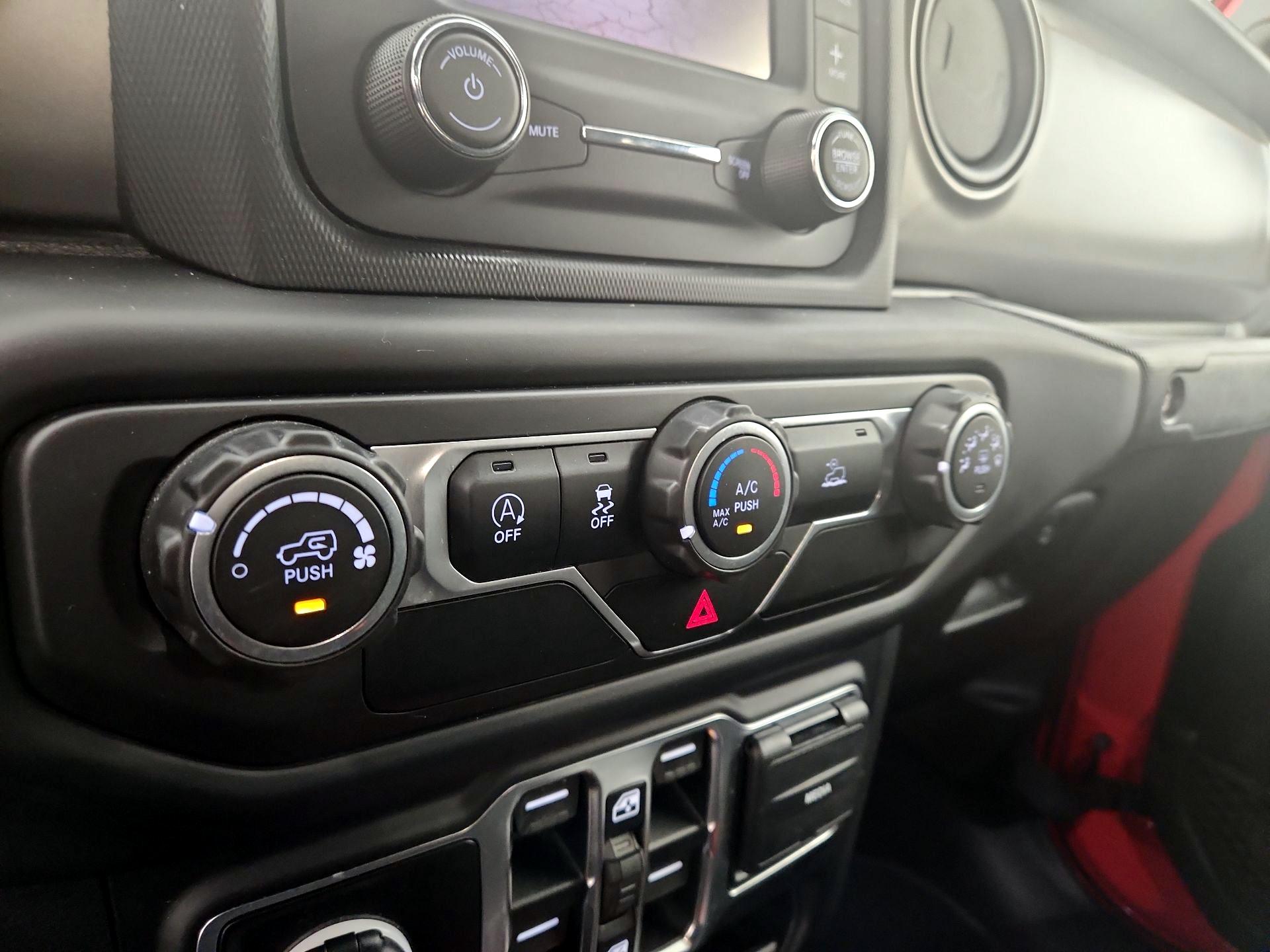 Thumbnail: 2020 Jeep Gladiator - 16