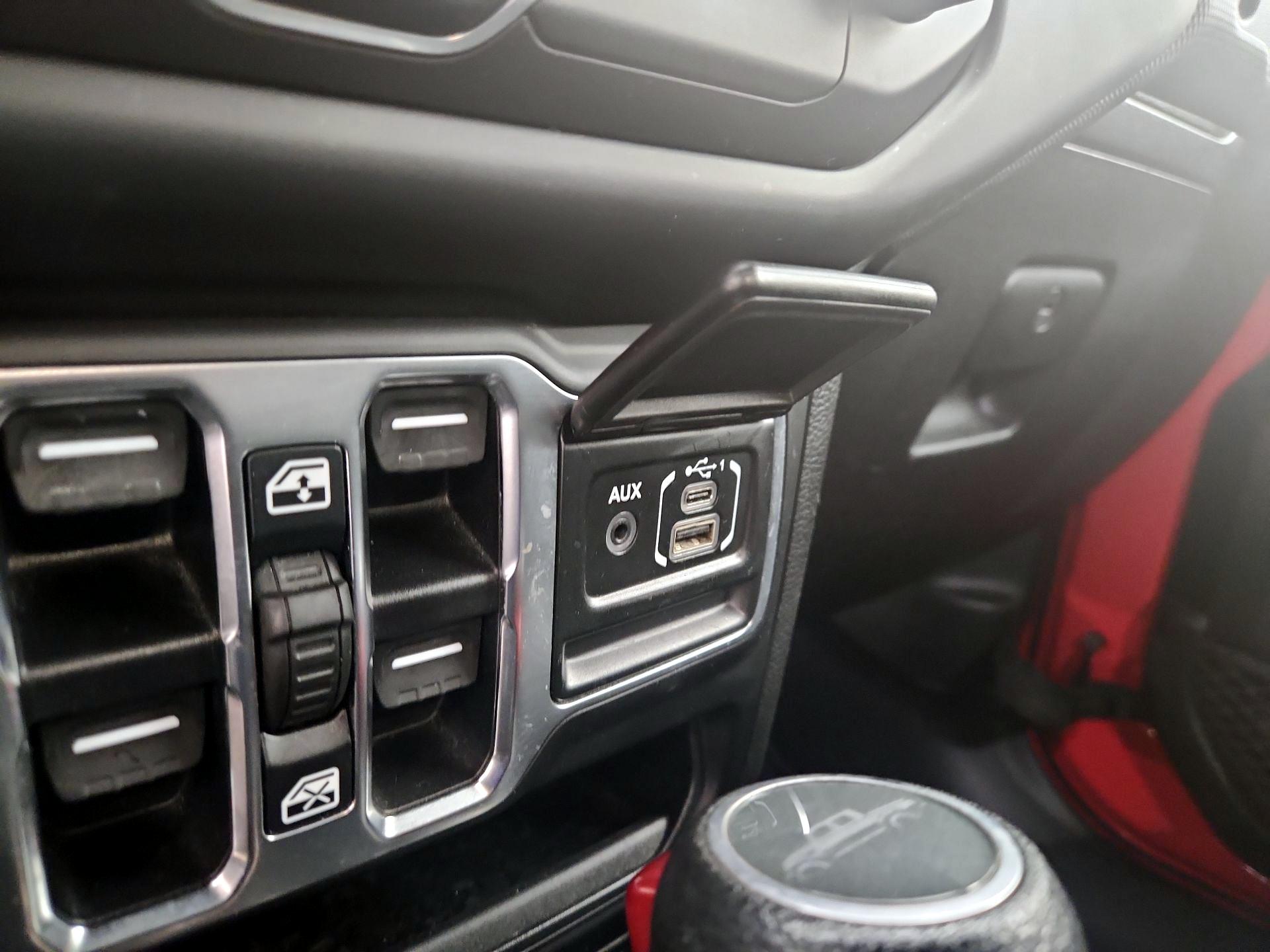 Thumbnail: 2020 Jeep Gladiator - 18