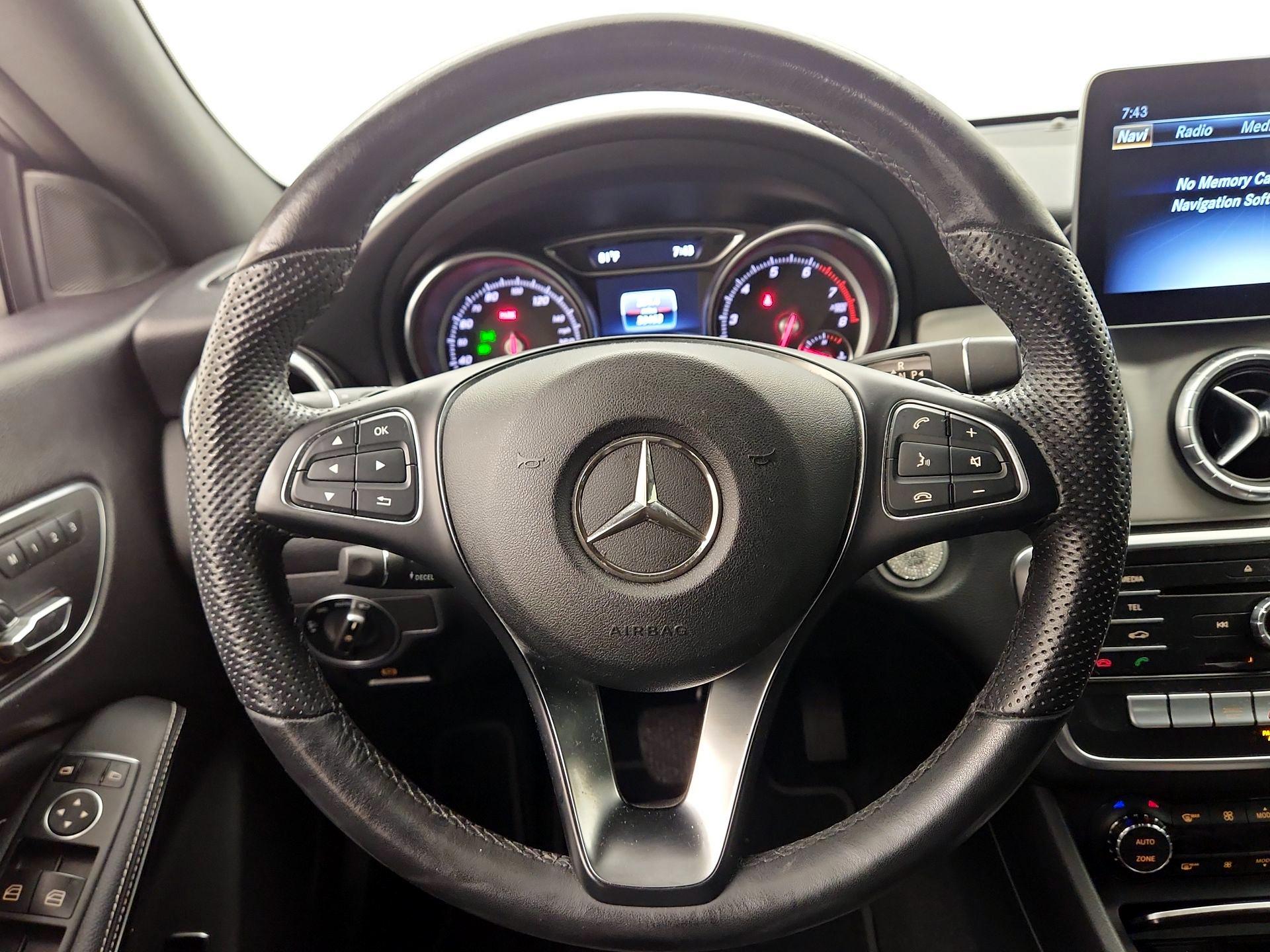 Thumbnail: 2019 Mercedes-Benz CLA - 10