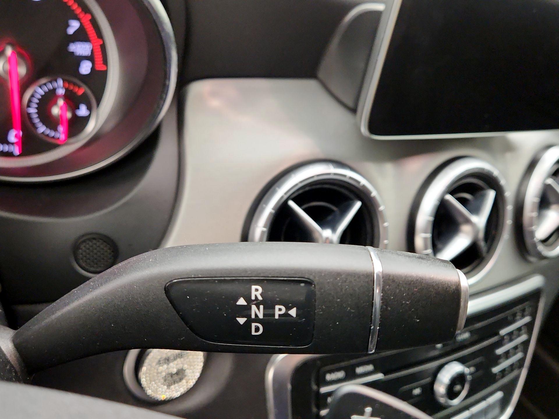 Thumbnail: 2019 Mercedes-Benz CLA - 17