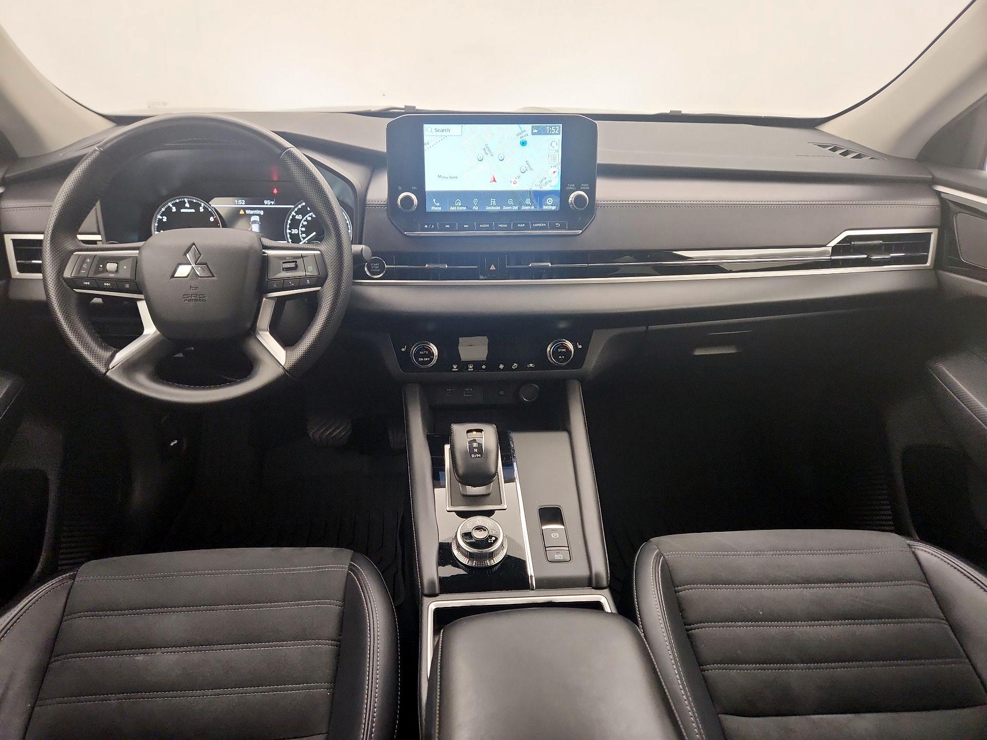 Thumbnail: 2024 Mitsubishi Outlander - 9