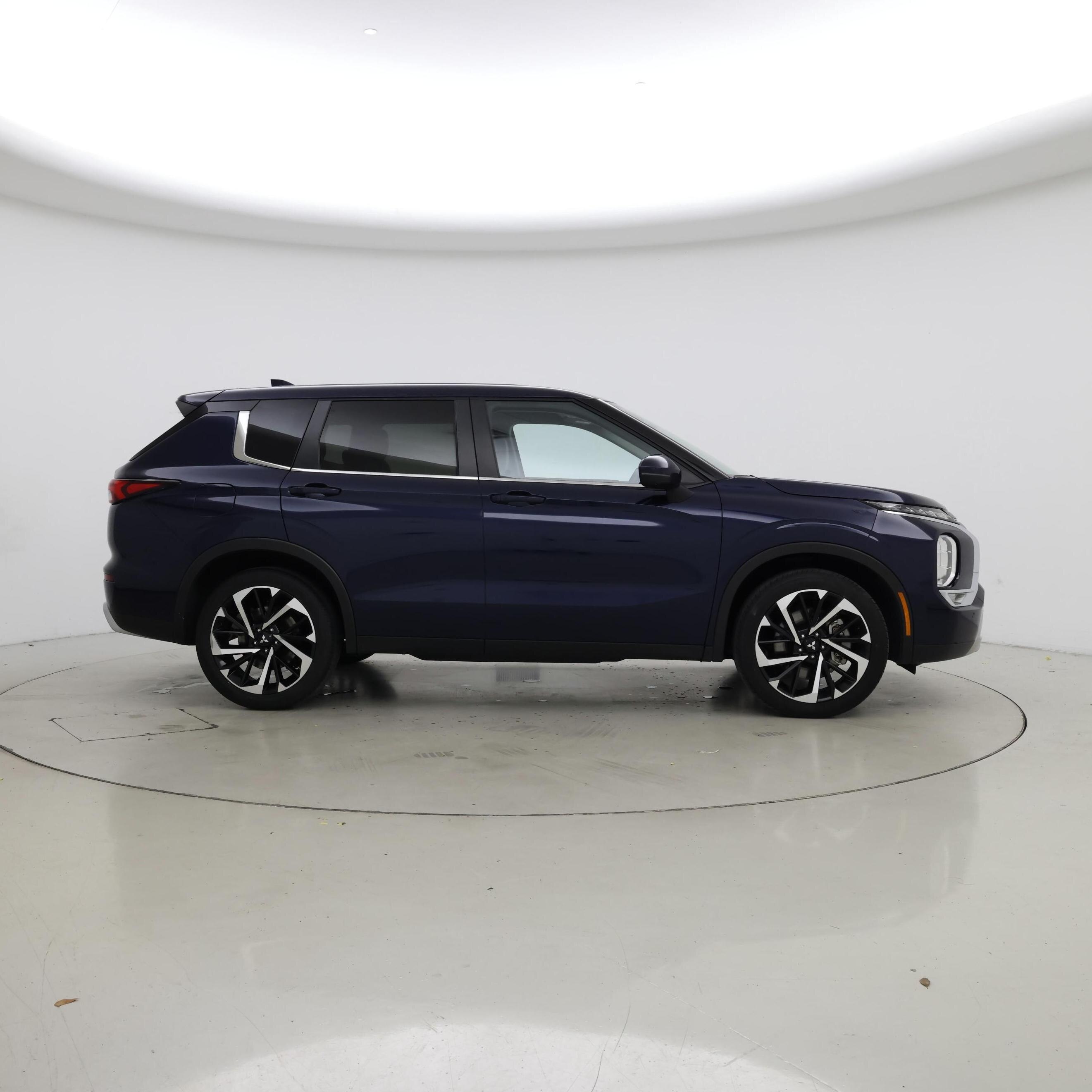 Thumbnail: 2024 Mitsubishi Outlander - 7