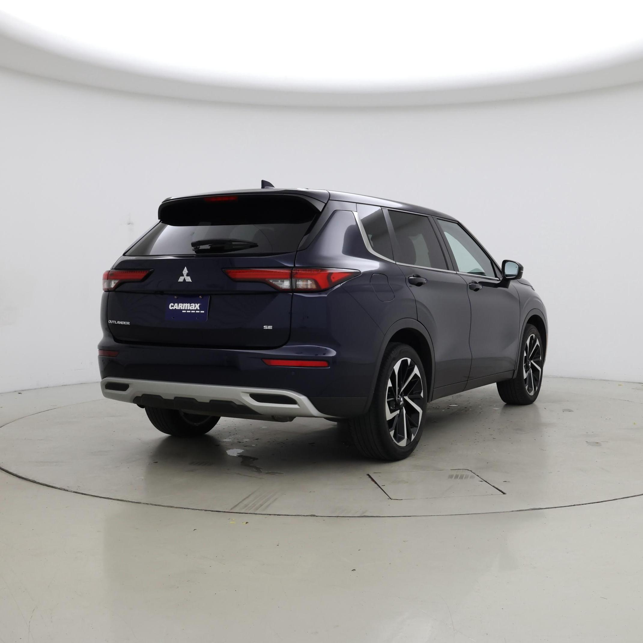 Thumbnail: 2024 Mitsubishi Outlander - 8