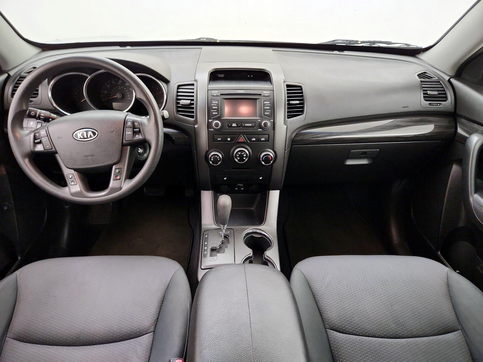 Thumbnail: 2013 Kia Sorento - 9
