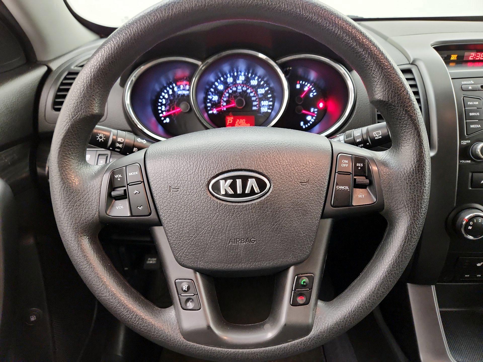 Thumbnail: 2013 Kia Sorento - 10