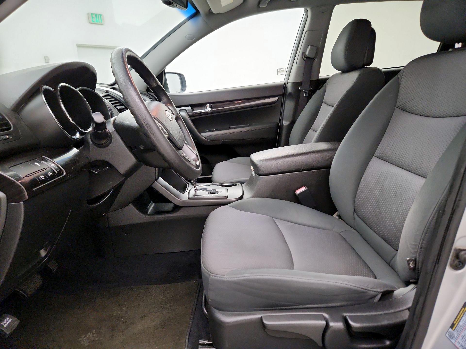 Thumbnail: 2013 Kia Sorento - 11