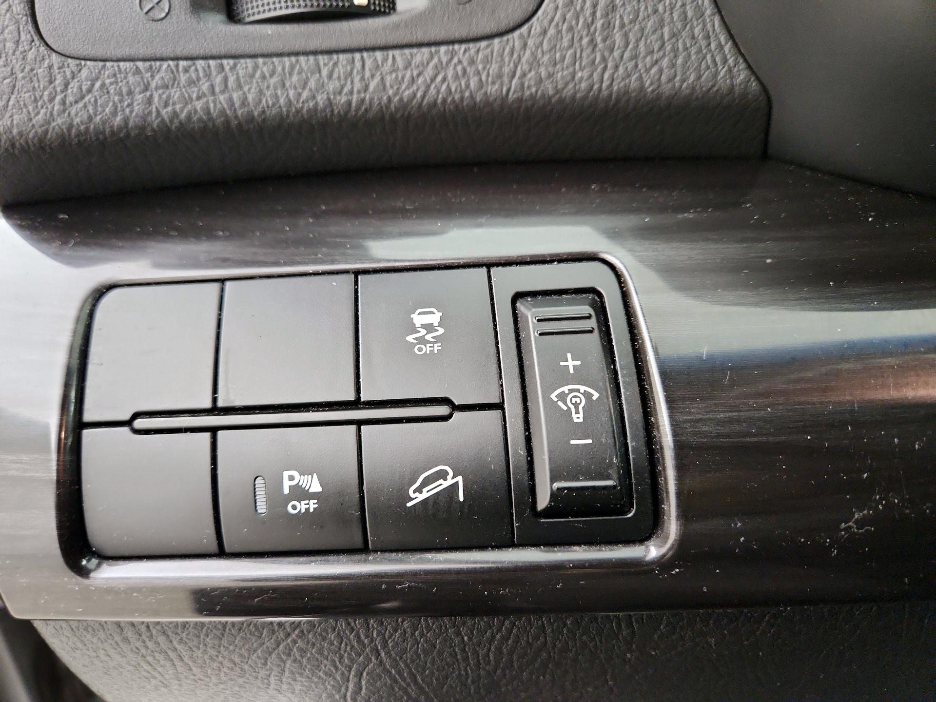 Thumbnail: 2013 Kia Sorento - 13