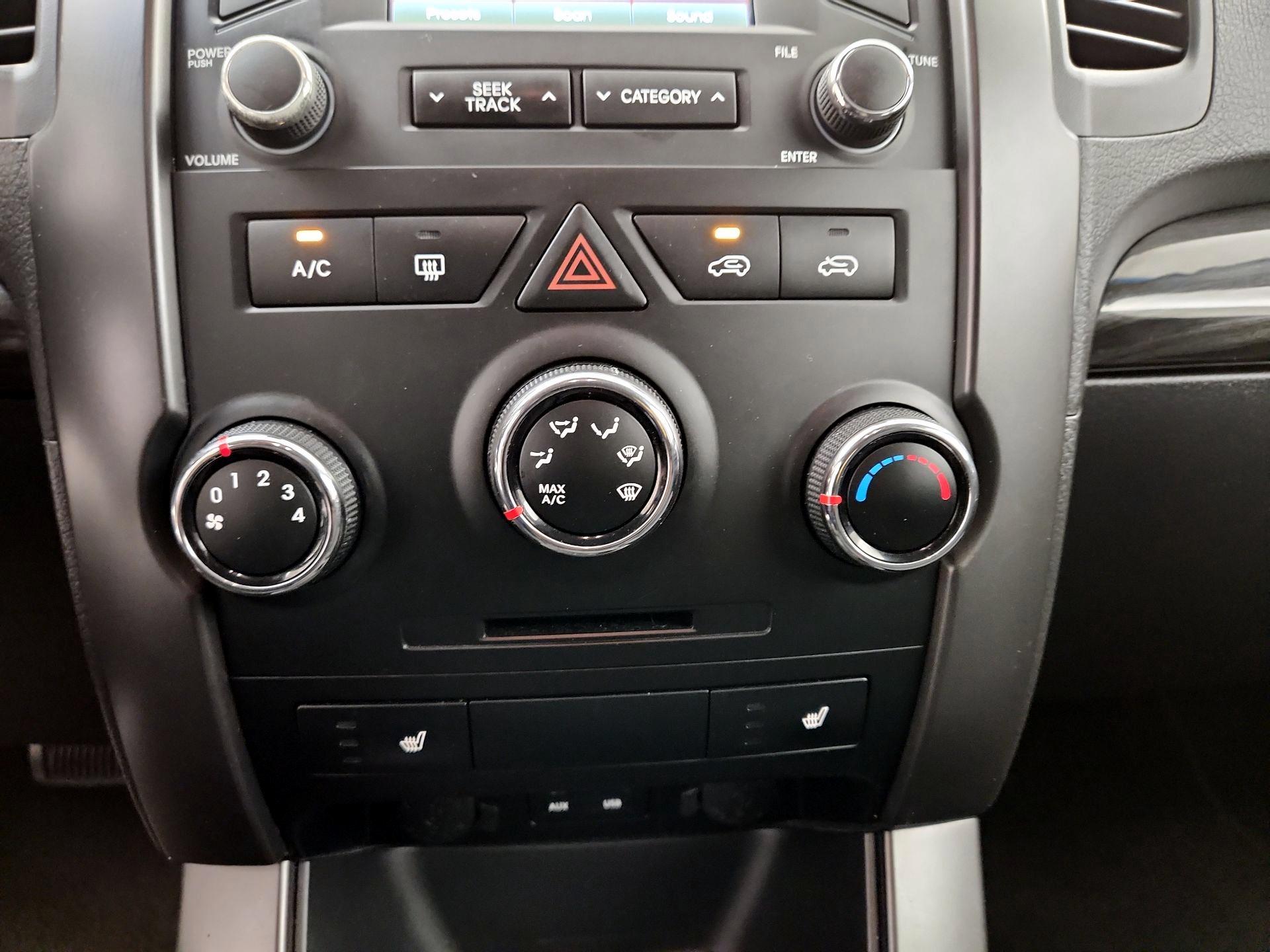Thumbnail: 2013 Kia Sorento - 16