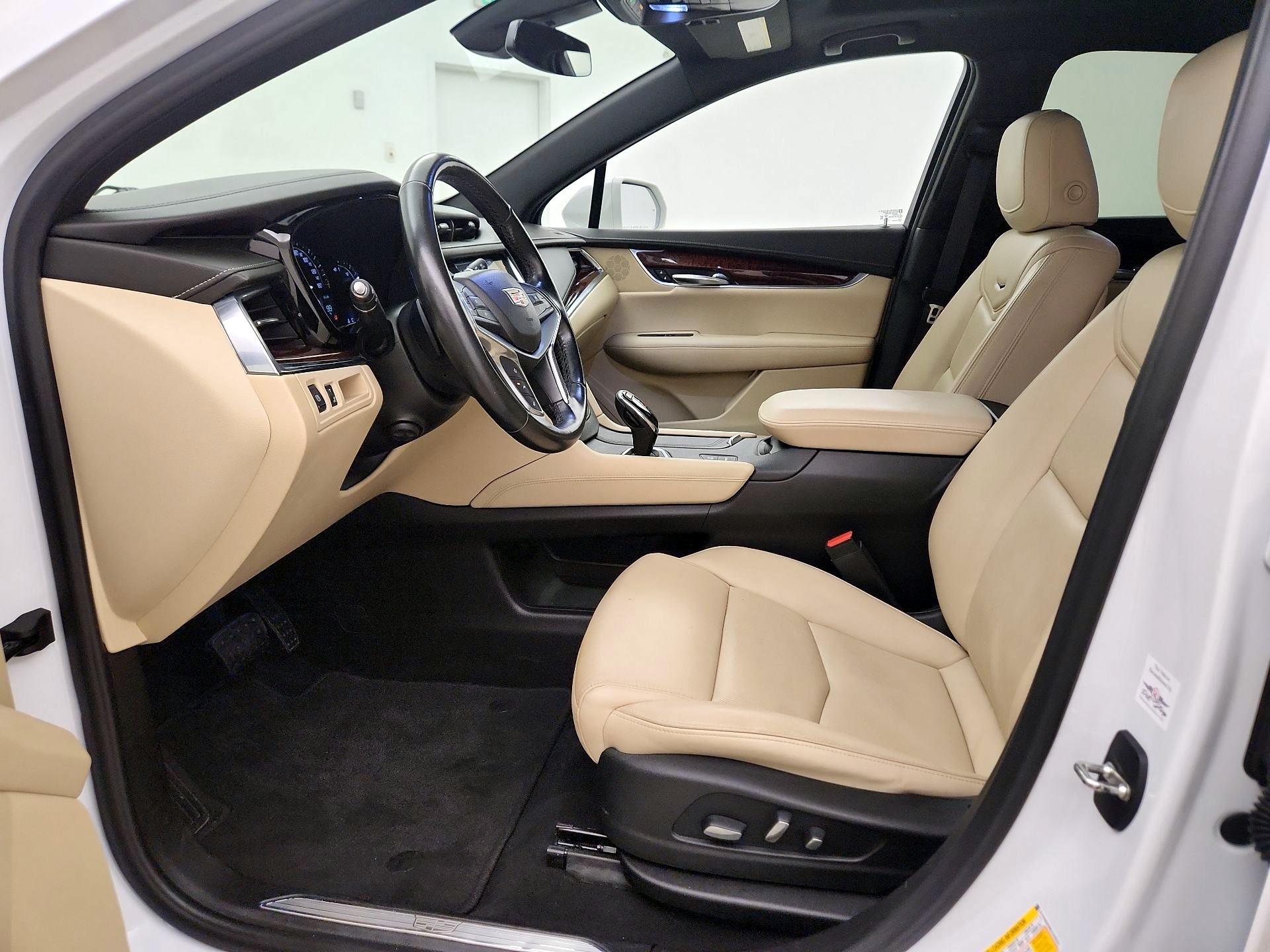 Thumbnail: 2019 Cadillac XT5 - 11