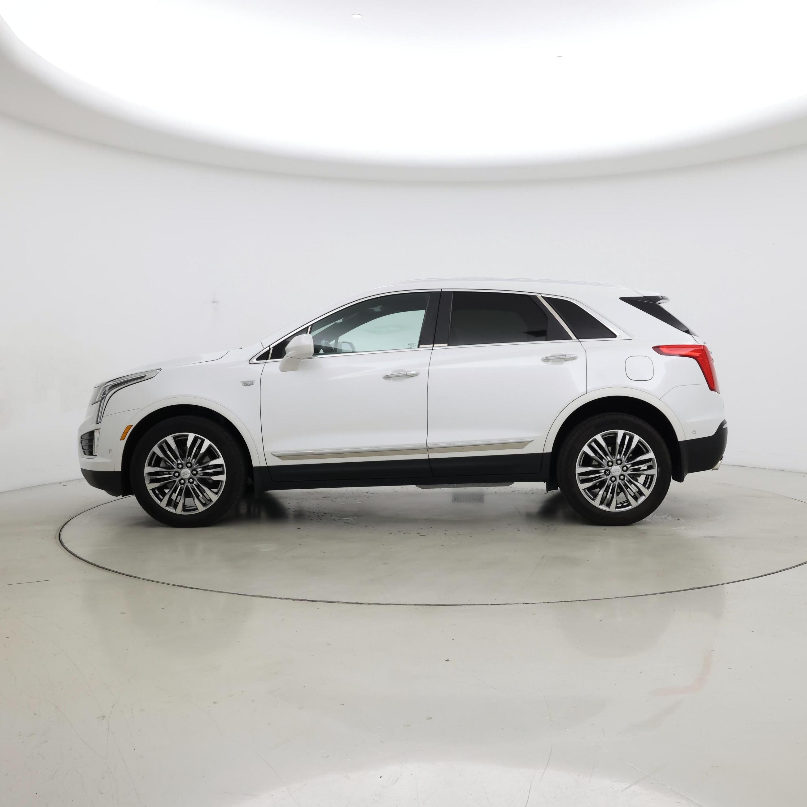 Thumbnail: 2019 Cadillac XT5 - 3