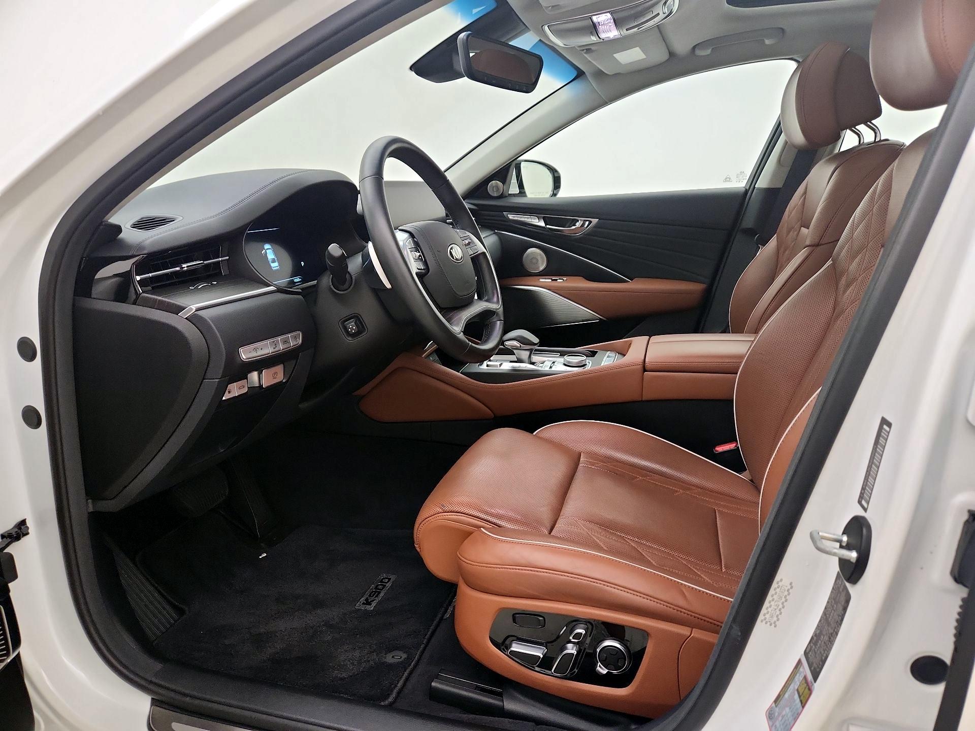 Thumbnail: 2019 Kia K900 - 11