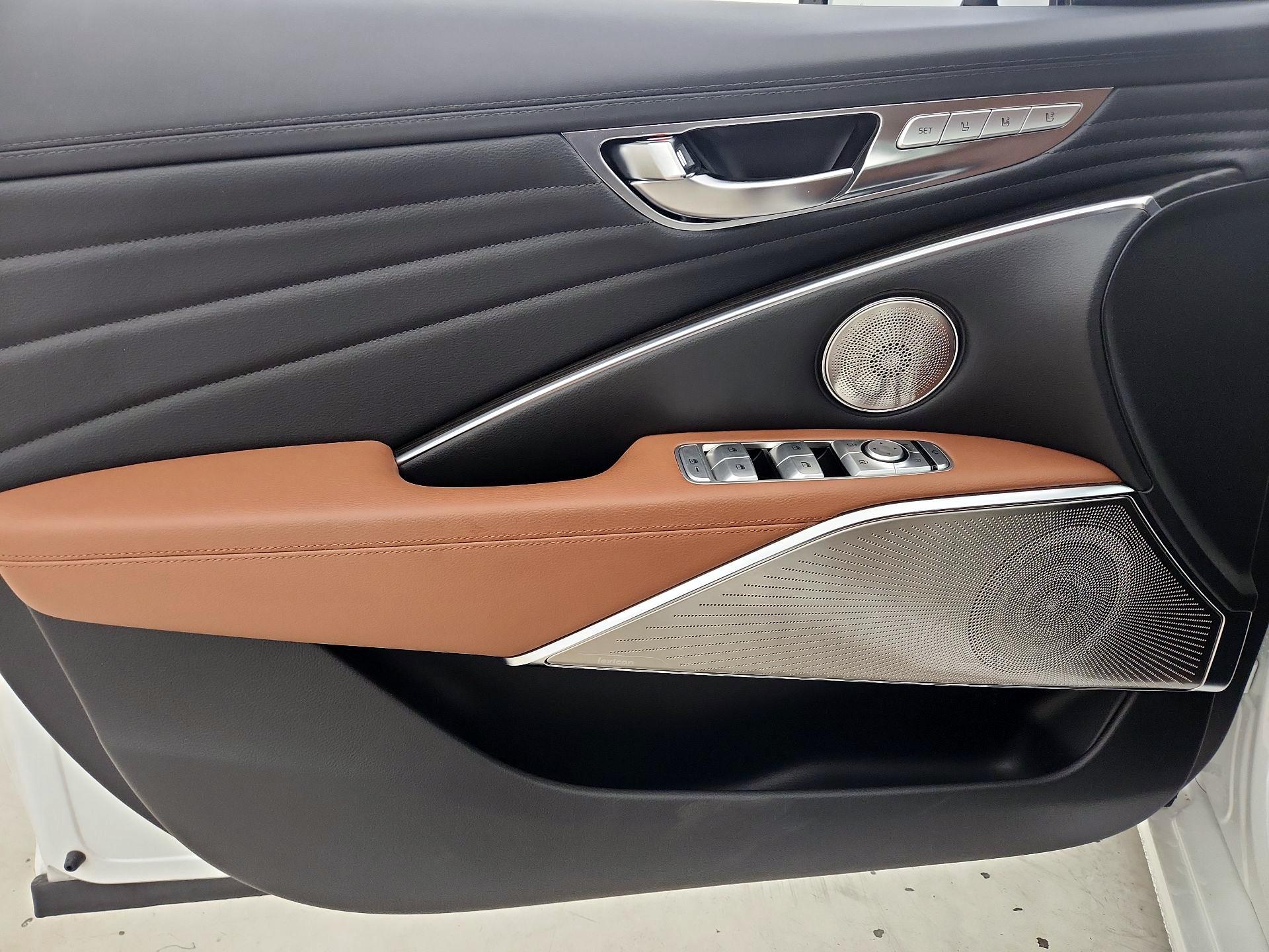 Thumbnail: 2019 Kia K900 - 12