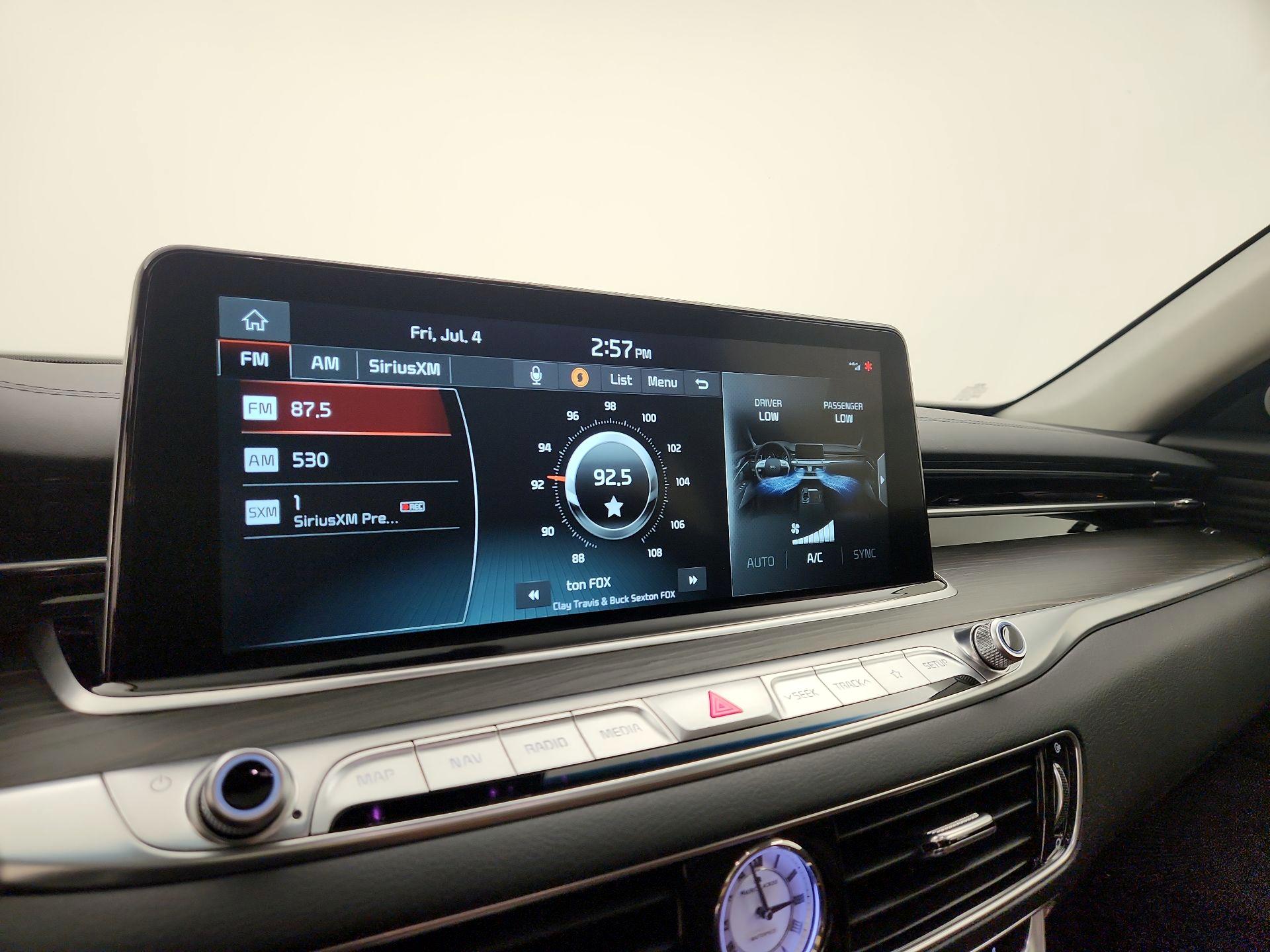 Thumbnail: 2019 Kia K900 - 16