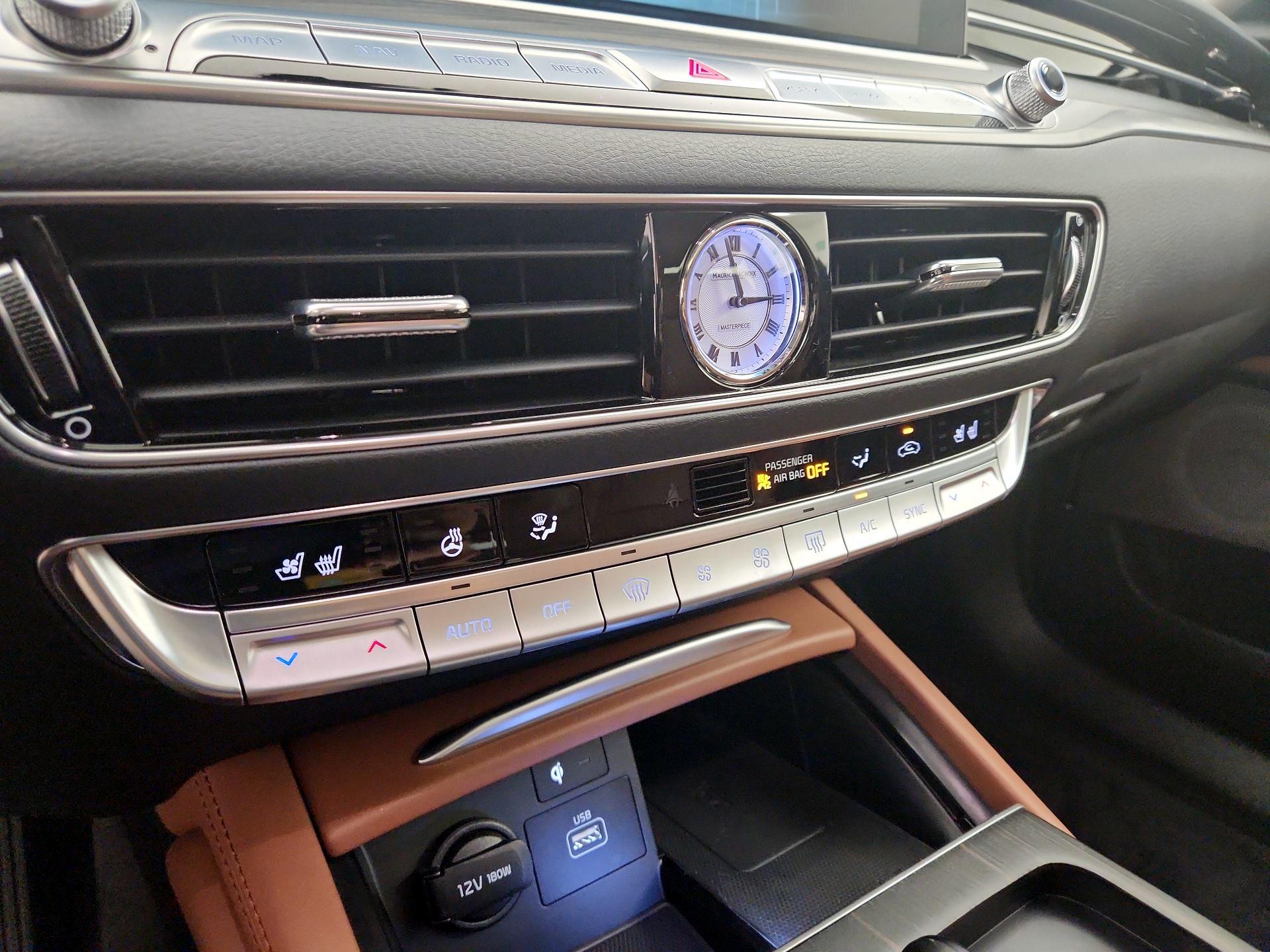 Thumbnail: 2019 Kia K900 - 17