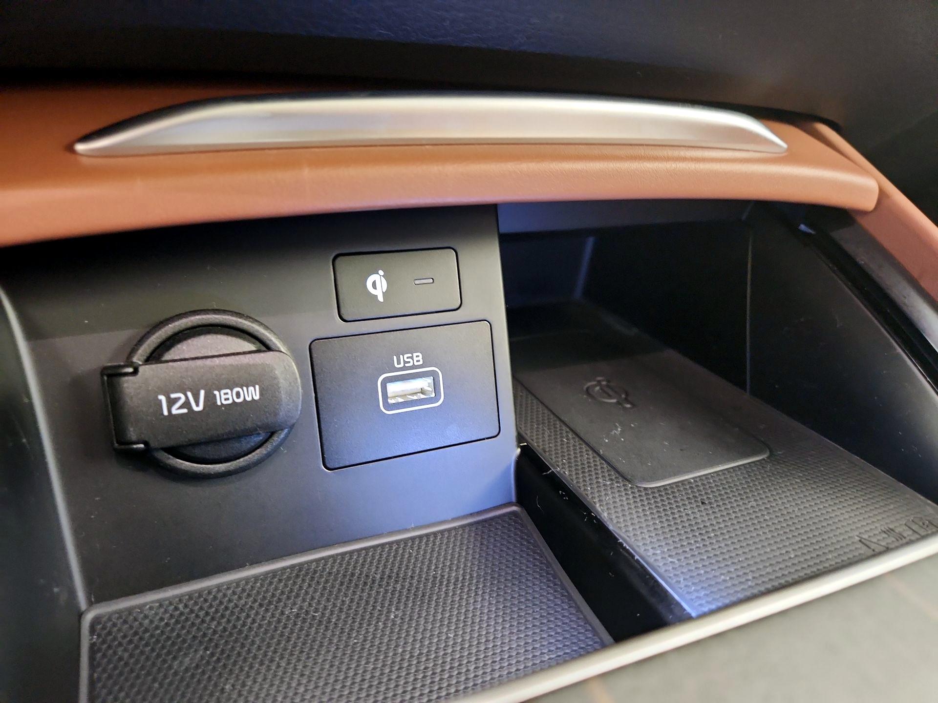 Thumbnail: 2019 Kia K900 - 19