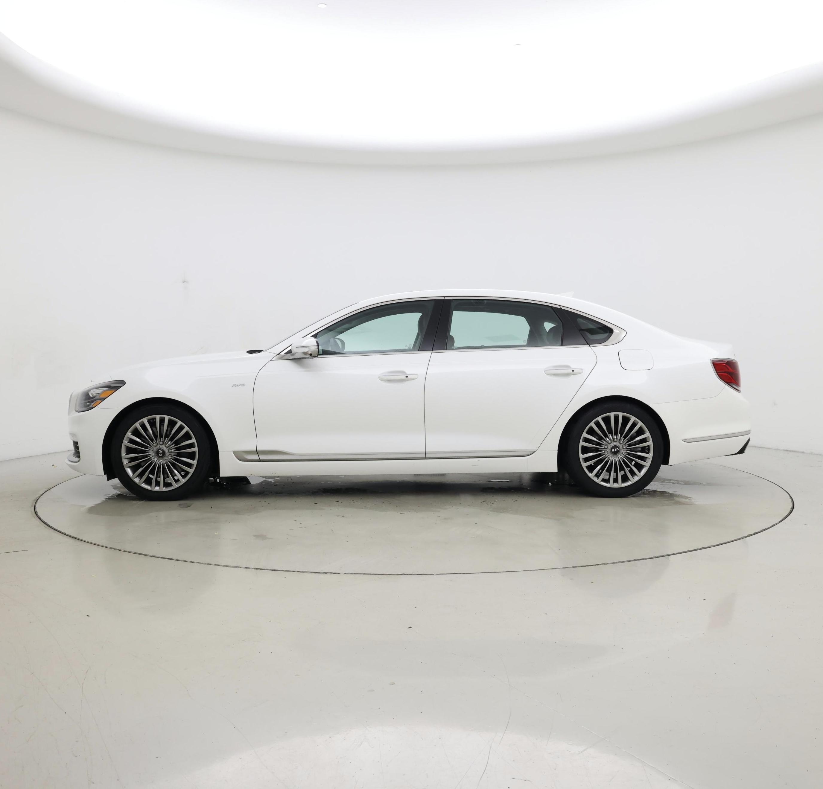 Thumbnail: 2019 Kia K900 - 3