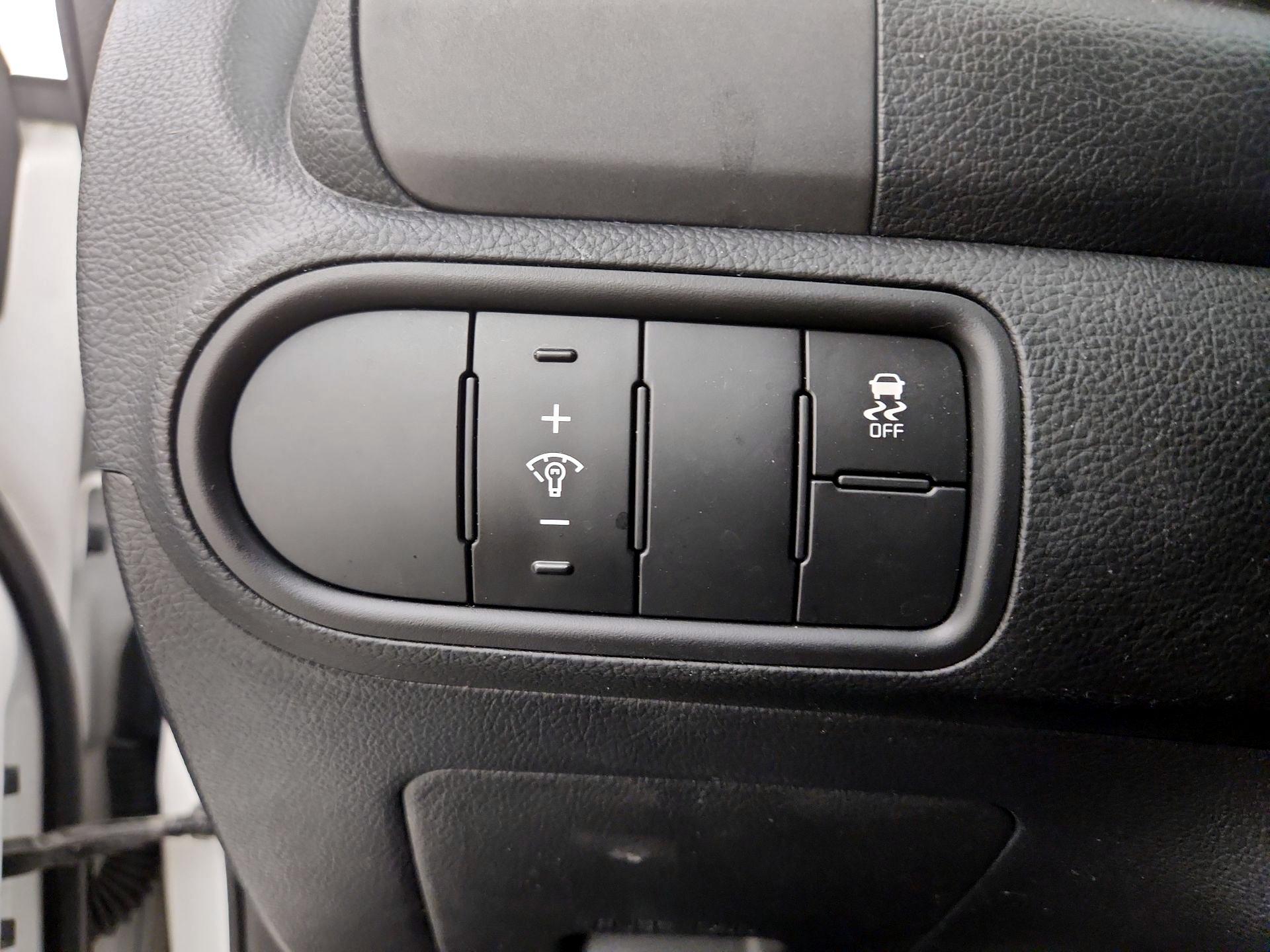 Thumbnail: 2017 Kia Forte - 13