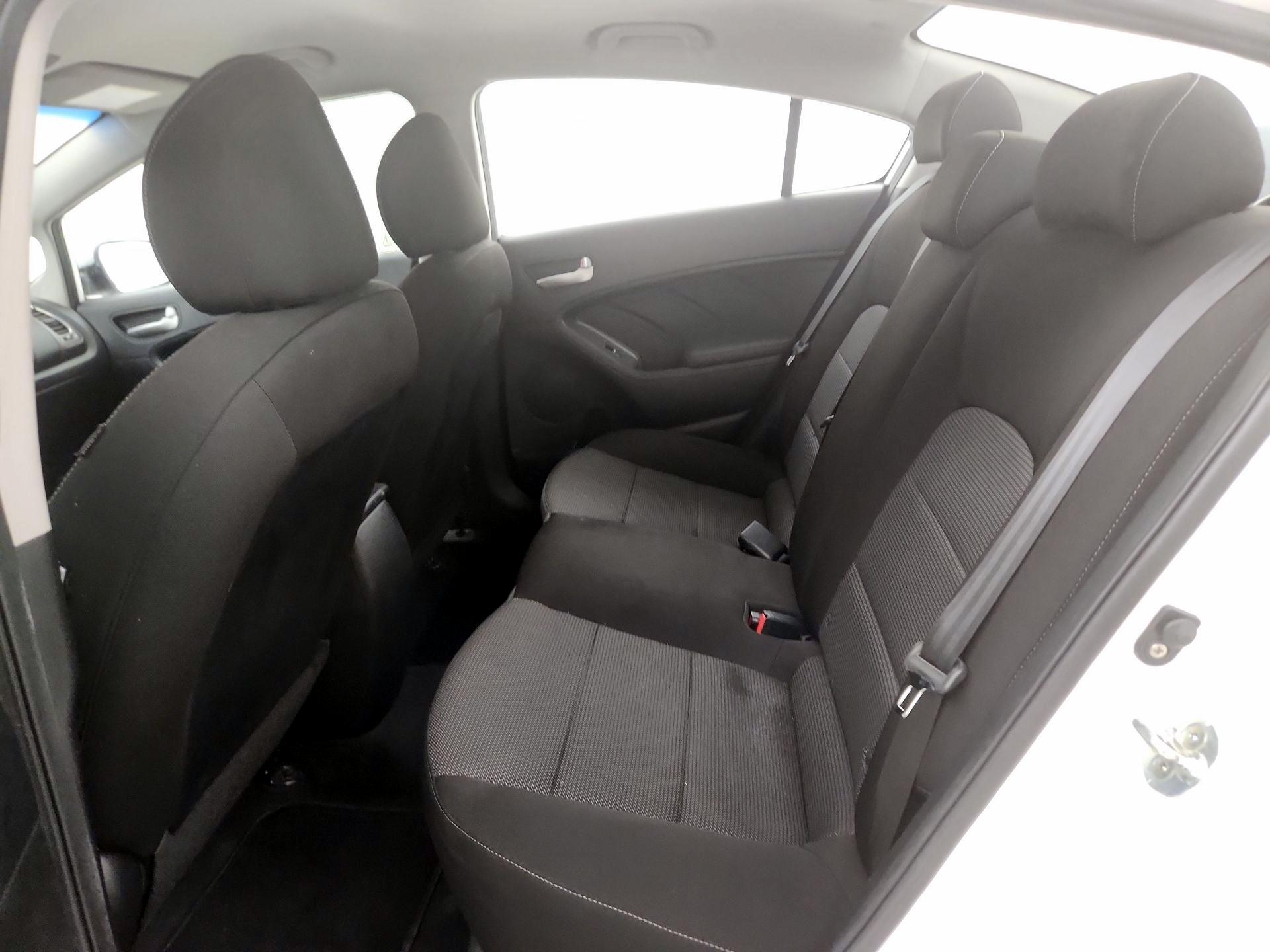 Thumbnail: 2017 Kia Forte - 18