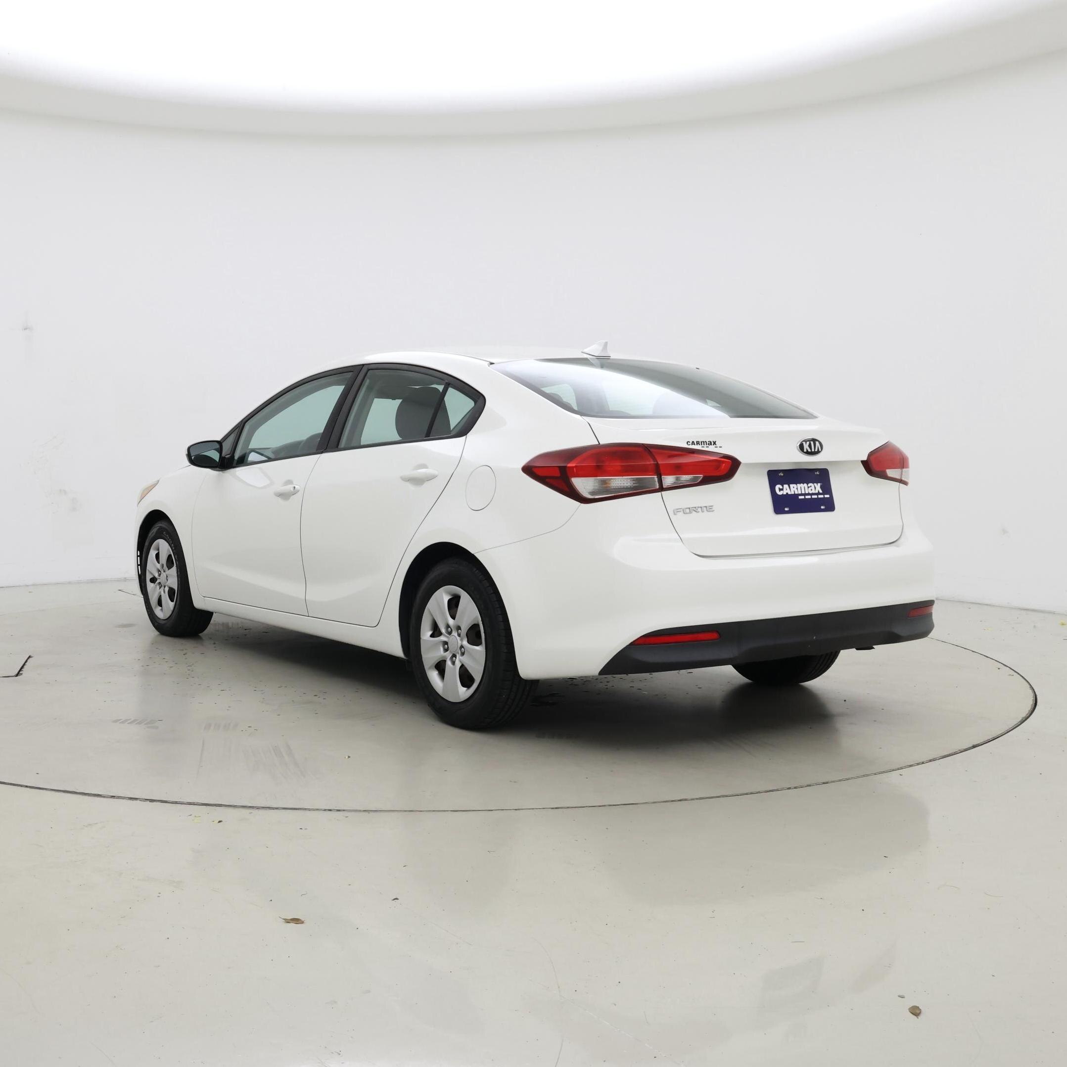 Thumbnail: 2017 Kia Forte - 2